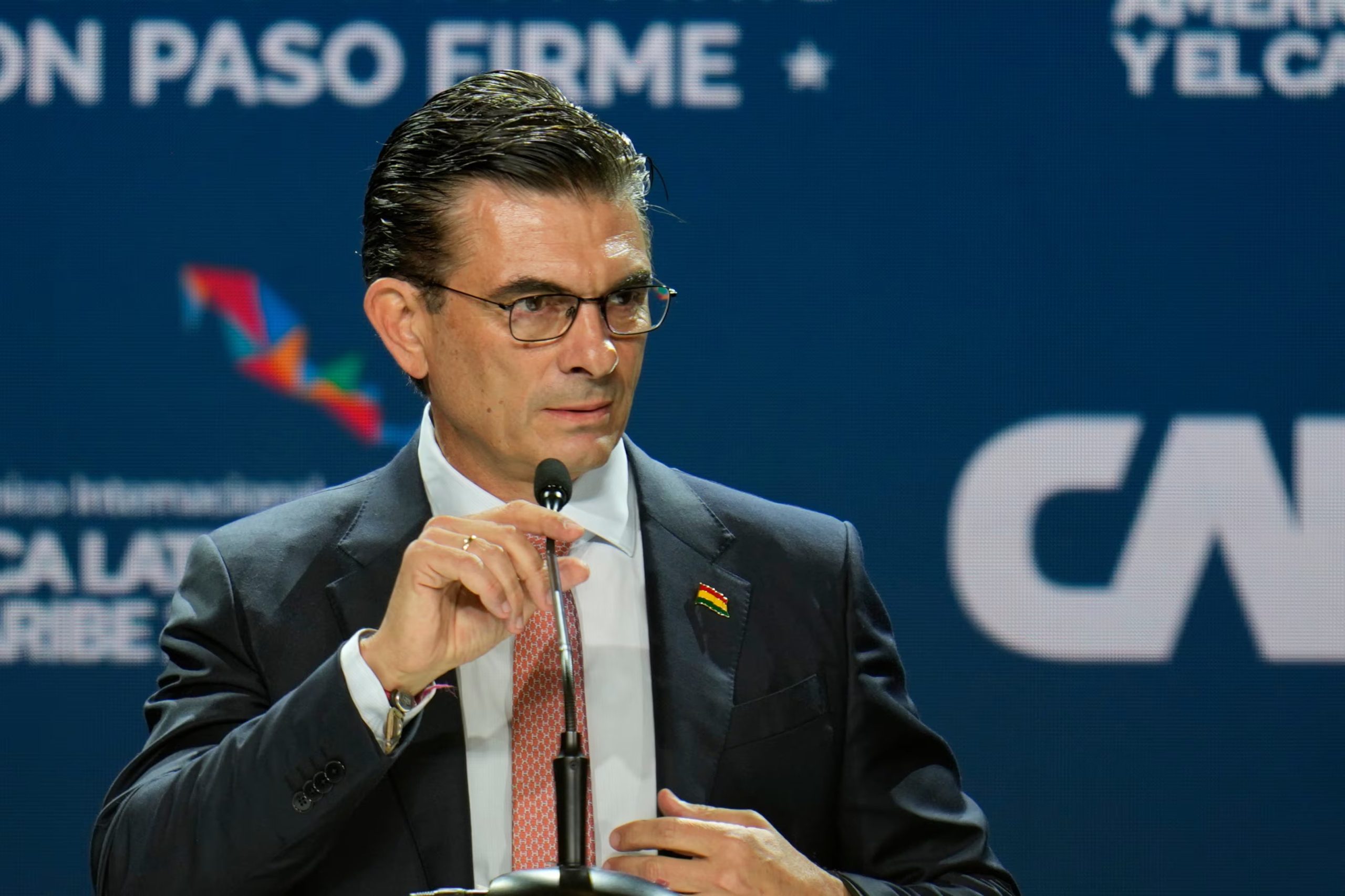 Rodrigo Paz destacó que “Bolivia se abre al mundo” tras reunirse con Marco Rubio en 2025
(Foto AP/Matias Delacroix)