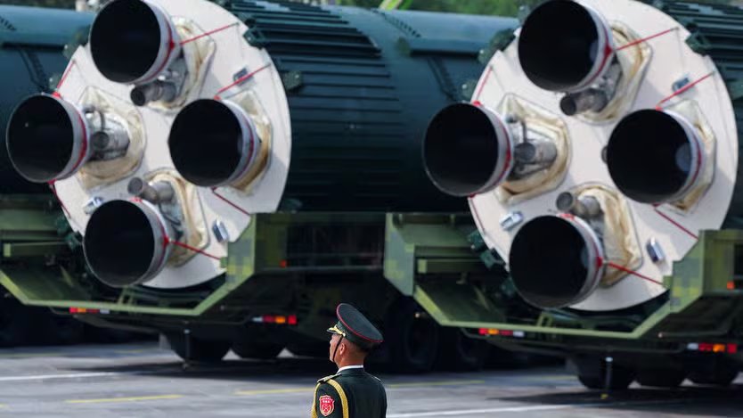 El arsenal nuclear total alcanza 12.241 armas entre nueve países, con Estados Unidos y Rusia como los principales poseedores (REUTERS/ARCHIVO)