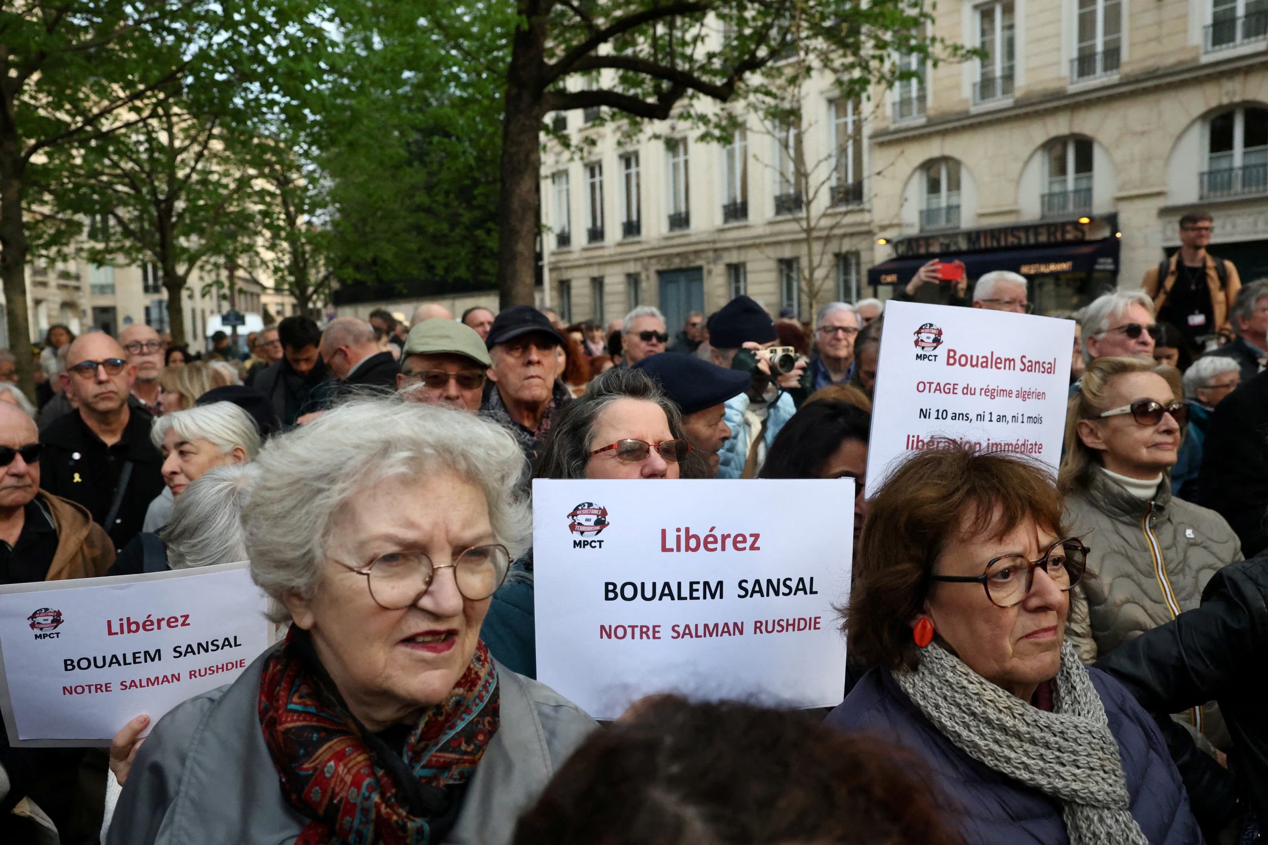 Una marcha, en París, por la liberación de Boualem Sansal, en marzo de 2025. (REUTERS/Sarah Meyssonnier/File Photo)