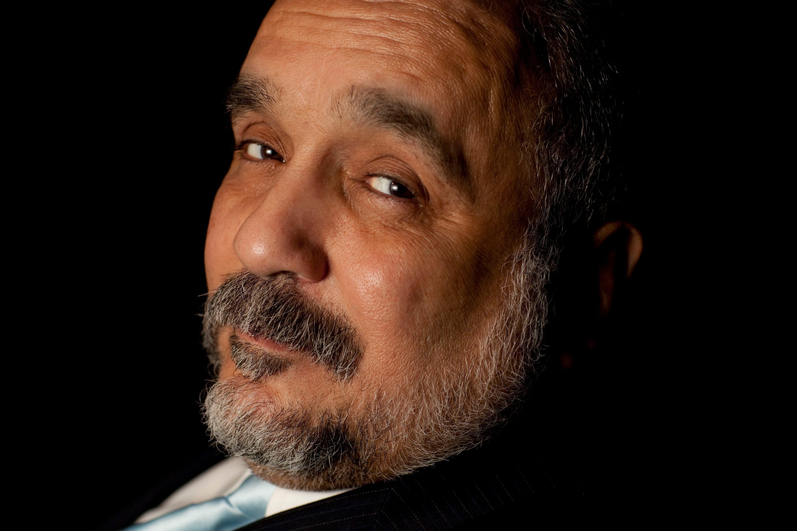 Willie Colón murió la mañana del 21 de febrero tras permanecer hospitalizado, dejando un legado imborrable en la salsa y en el público colombiano - crédito Foto AP/Gregory Bull, archivo