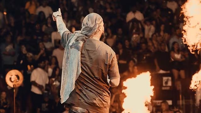 Sus palabras desataron aplausos y emoción entre el público - crédito Farruko/Instagram