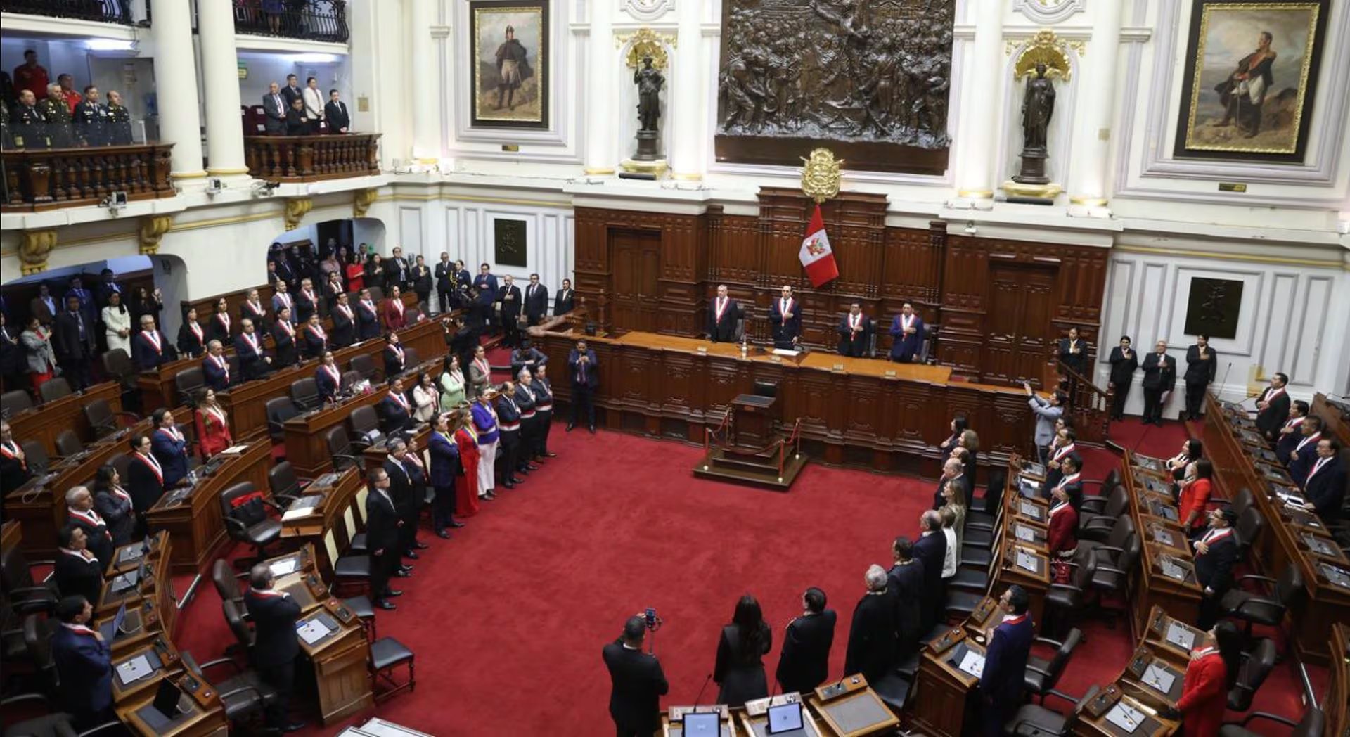 El auge de los fideicomisos en Perú expone la falta de seguridad jurídica y confianza estructural en el sistema político nacional.

