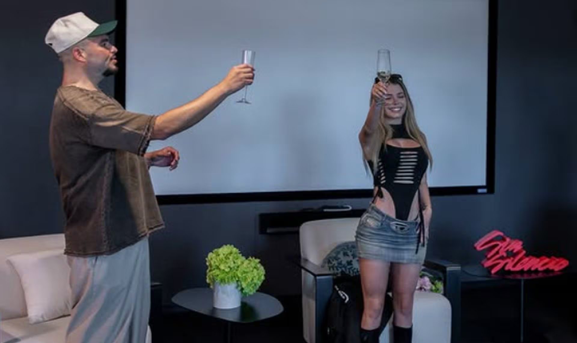 “La Rubia Enamorada” marcará el debut internacional de Flavia Laos bajo su nuevo sello y concentra altas expectativas en la industria (Instagram / flavialaosu)