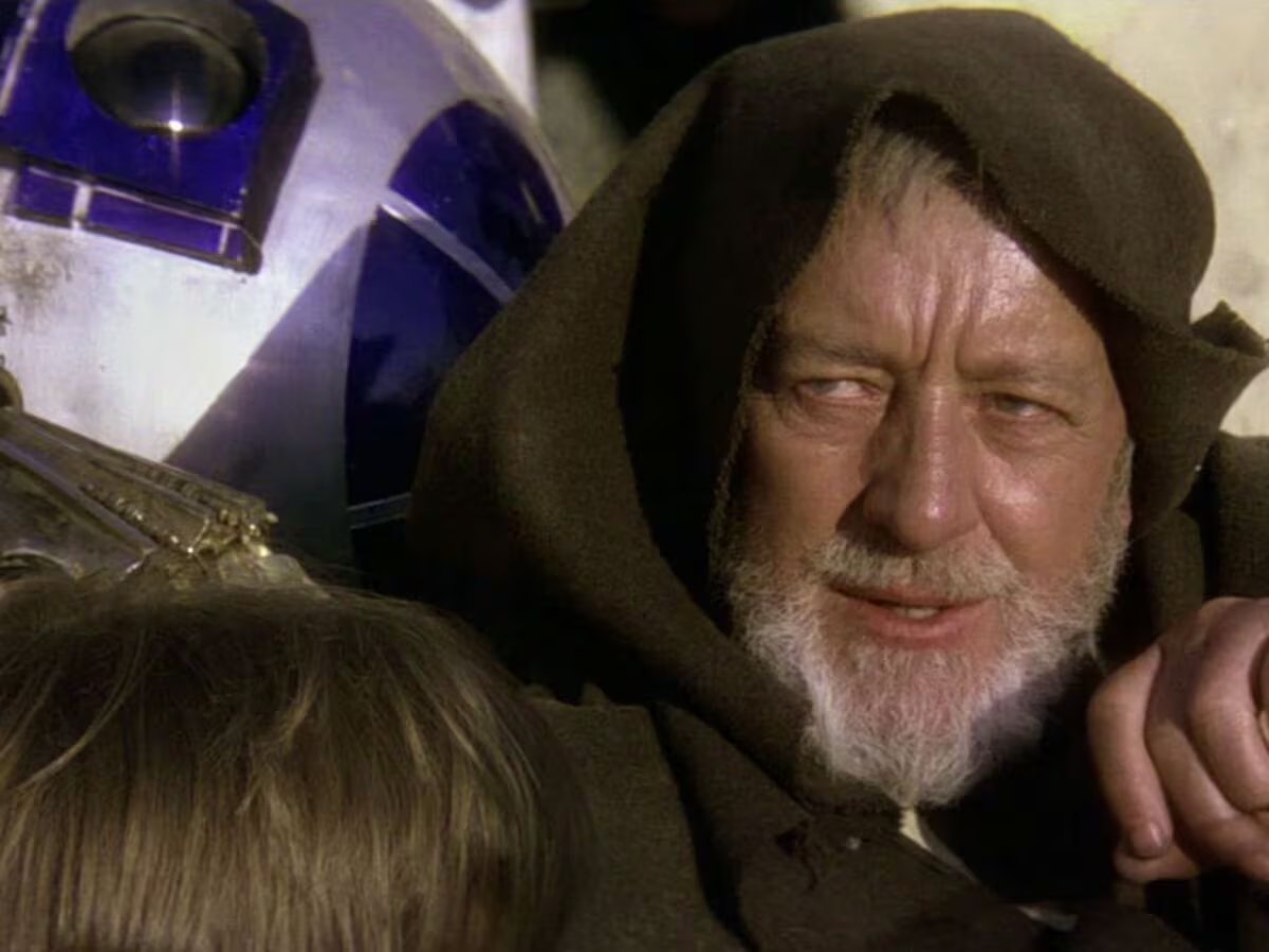 El contraste entre la percepción de Guinness y el impacto cultural de su papel en Star Wars persiste en el análisis contemporáneo del cine