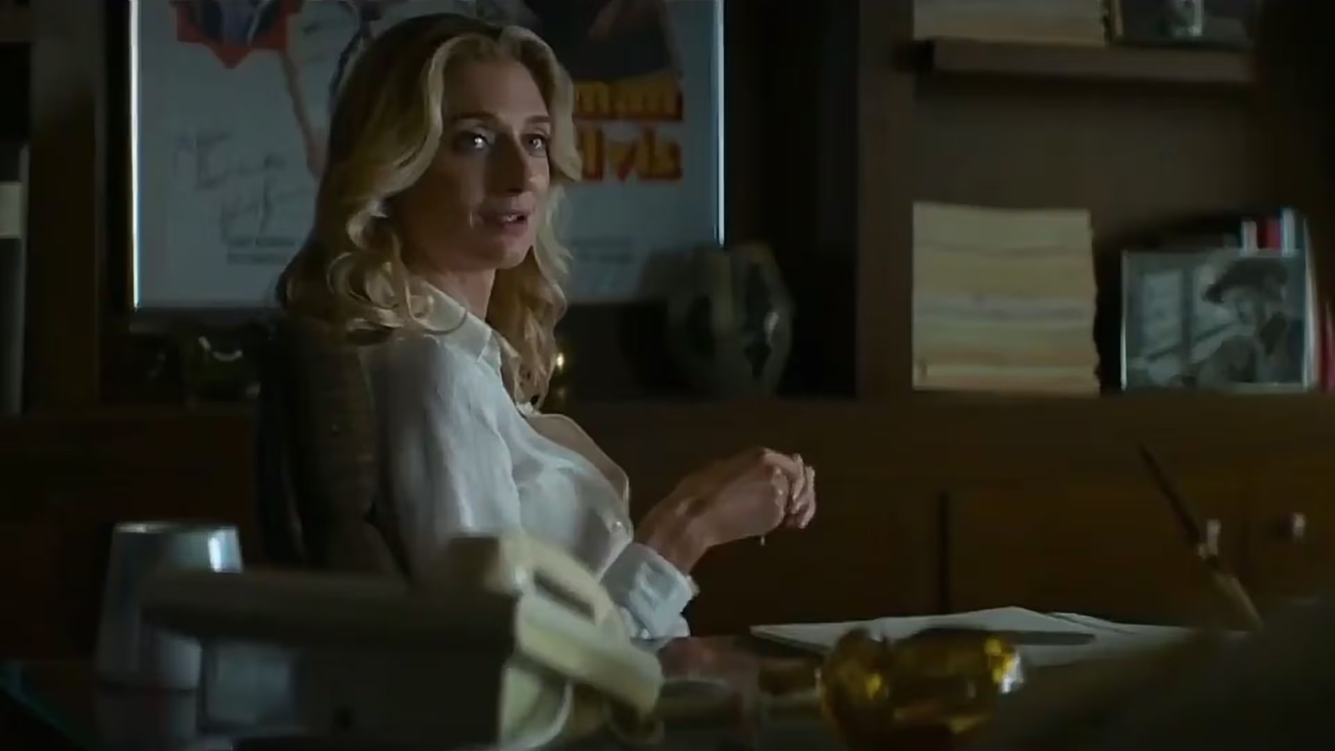 Elizabeth Debicki se une al reparto principal junto a Pitt, mientras el relato explora los efectos no ocurridos de los crímenes de Charles Manson (Netflix)