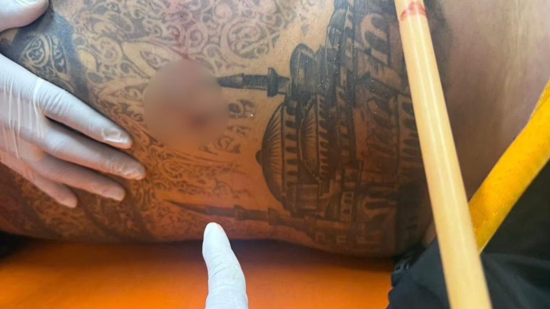 El ciudadano iraquí recibió un disparo en la espalda por parte del sicario - crédito red social X