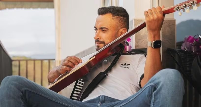 Jhon Alex Castaño compartió la imagen de la placa y agradeció públicamente el gesto a la familia de Yeison Jiménez y a quienes participaron en el homenaje - crédito @jhonalexcastano/Instagram