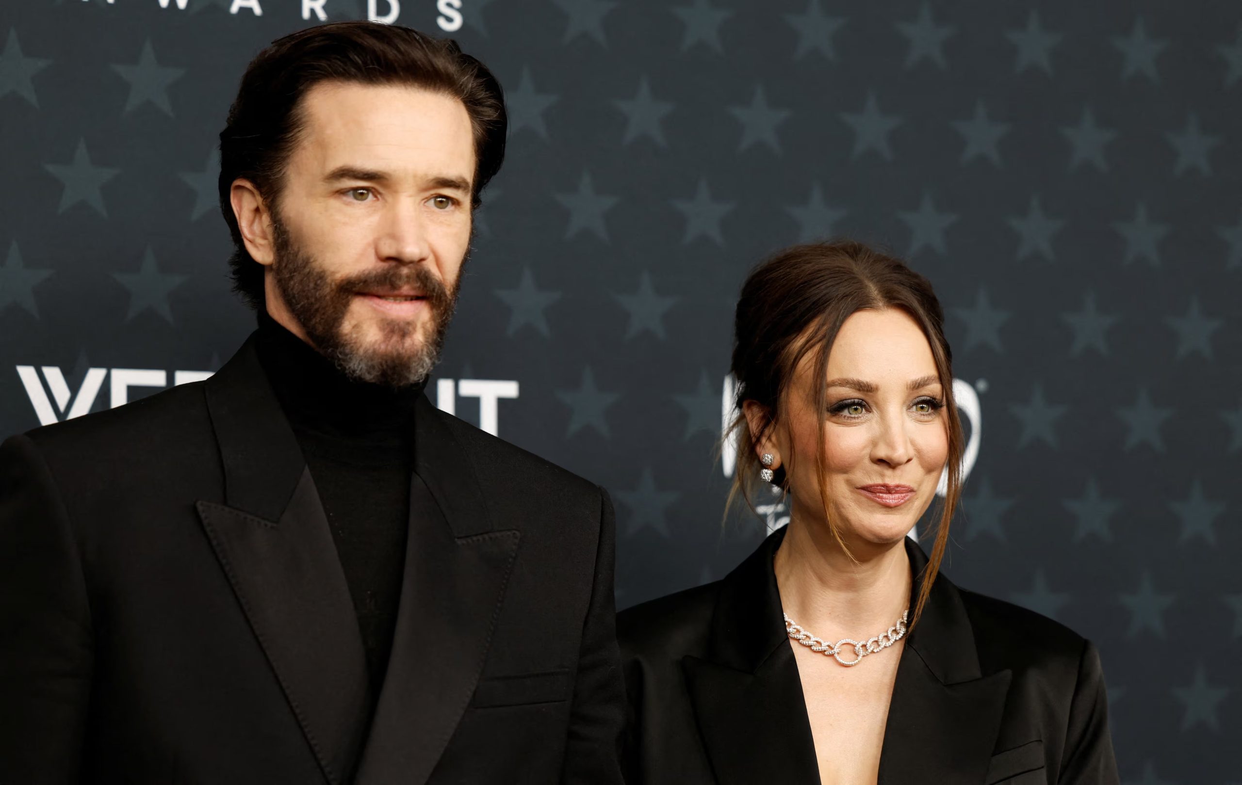 El vínculo con Tom Pelphrey marcó un nuevo rumbo en la vida de Kaley Cuoco, quien destaca la autenticidad y la distancia de él respecto al ambiente de Hollywood (REUTERS)