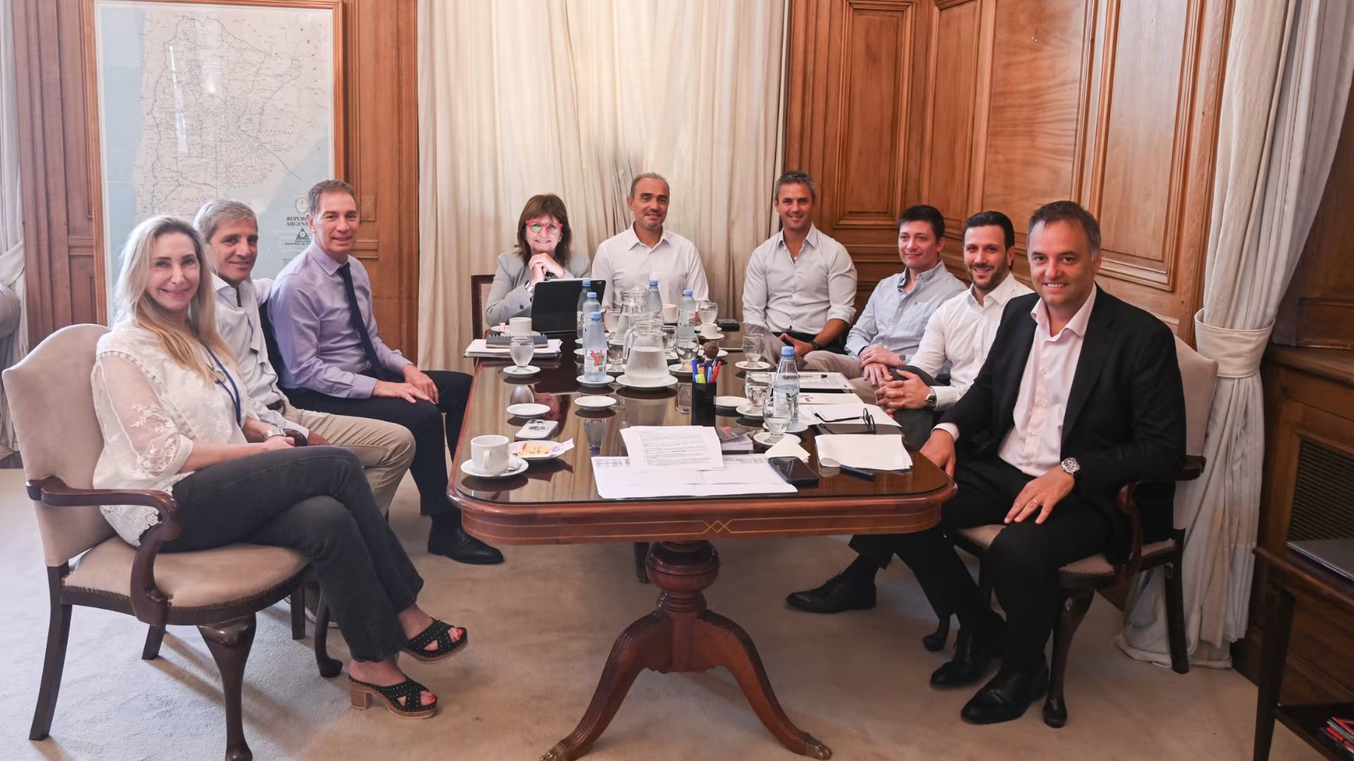 La mesa política de la Casa Rosada negoció los cambios en la reforma laboral para facilitar su sanción