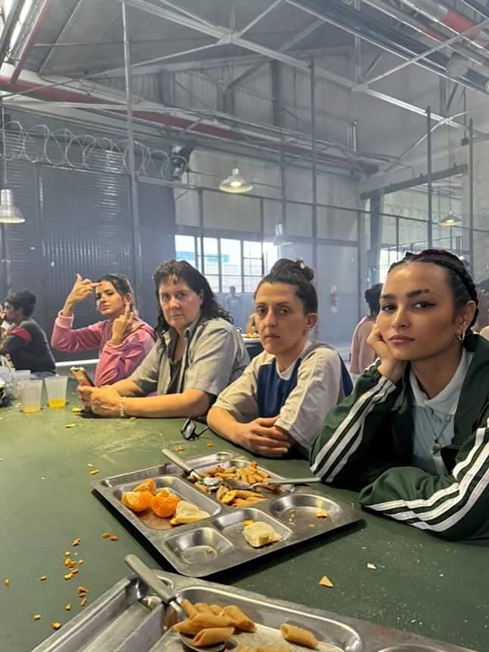 El personaje de la China Suárez tejerá alianzas con la líder que interpreta Verónica Llinás