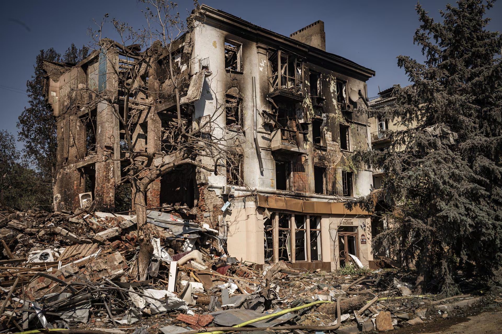 Millones de ucranianos enfrentan graves problemas de vivienda por los daños causados por la guerra (Europa Press)