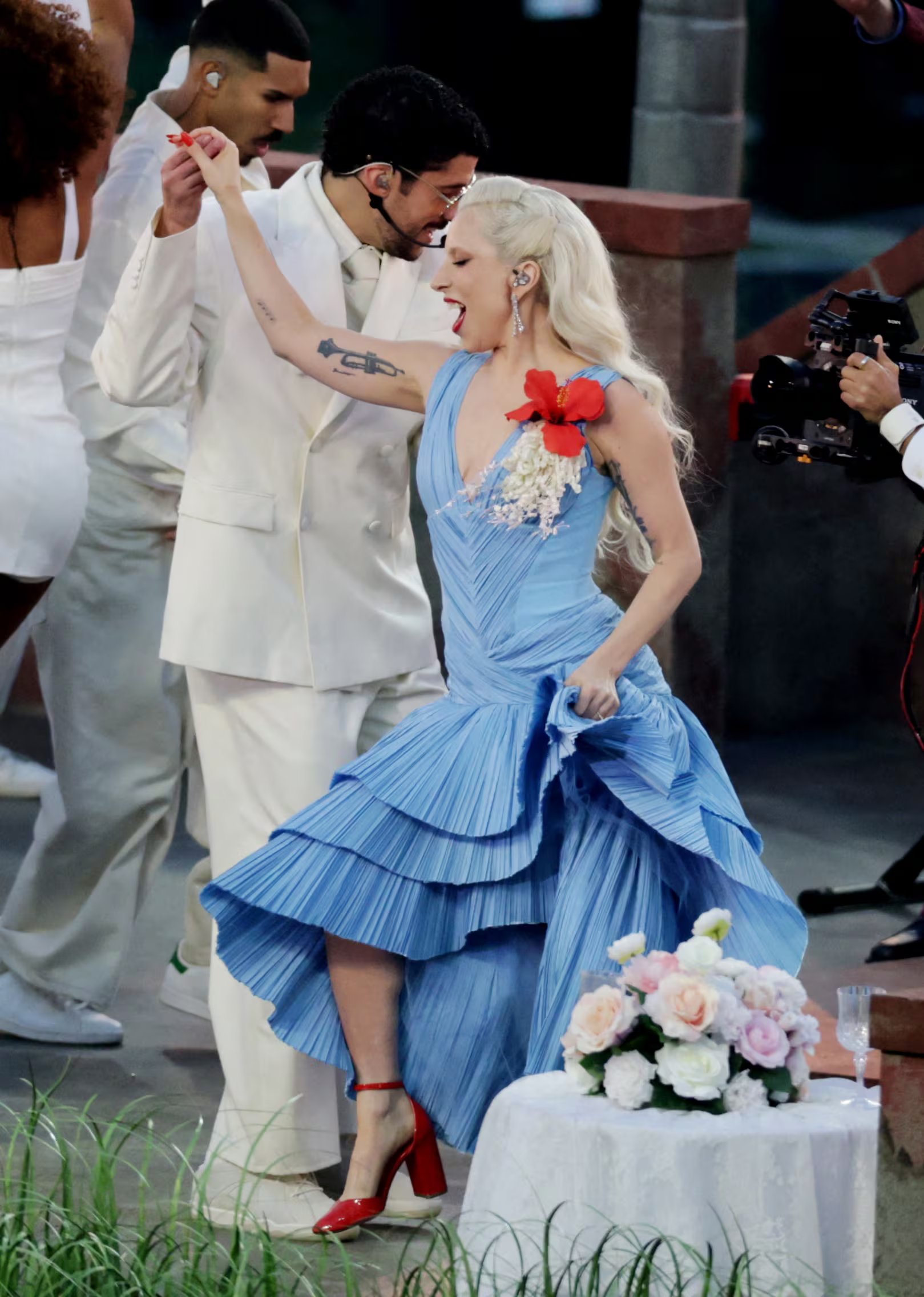 Lady Gaga sorprendió al público del Super Bowl LX interpretando 