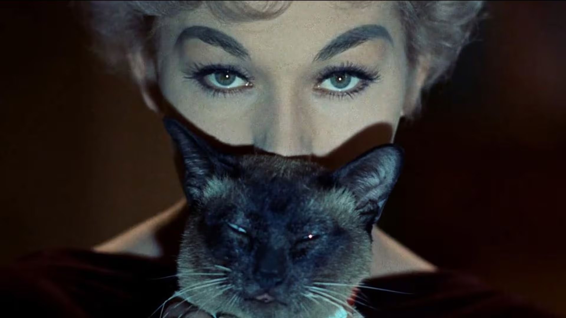 Kim Novak enfrentó con la pintura el duelo por la muerte de su esposo