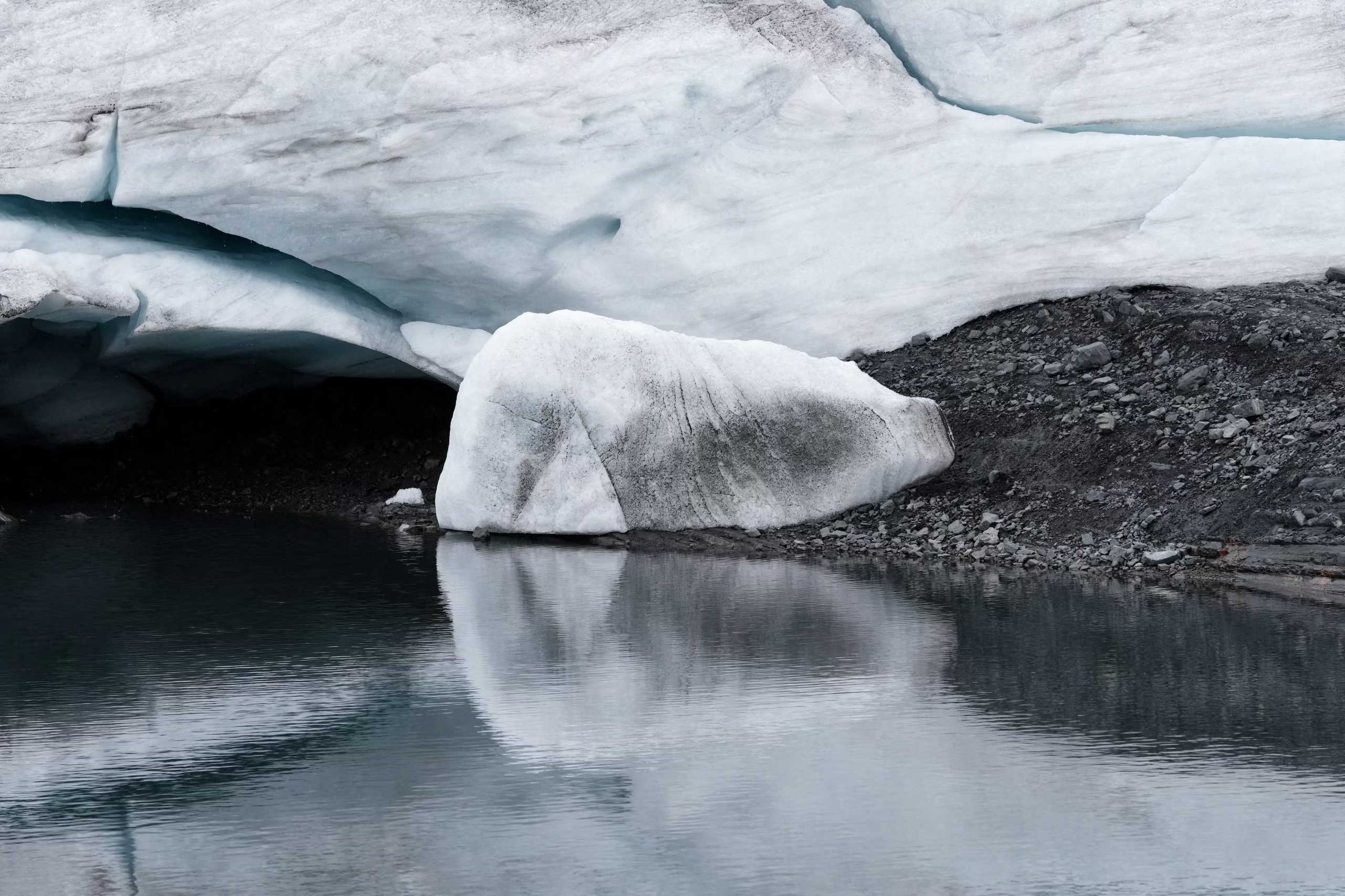 Más de 1.900 millones de personas dependen de los glaciares para el suministro de agua dulce, agricultura y energía, según datos científicos recientes (REUTERS/Angela Ponce)