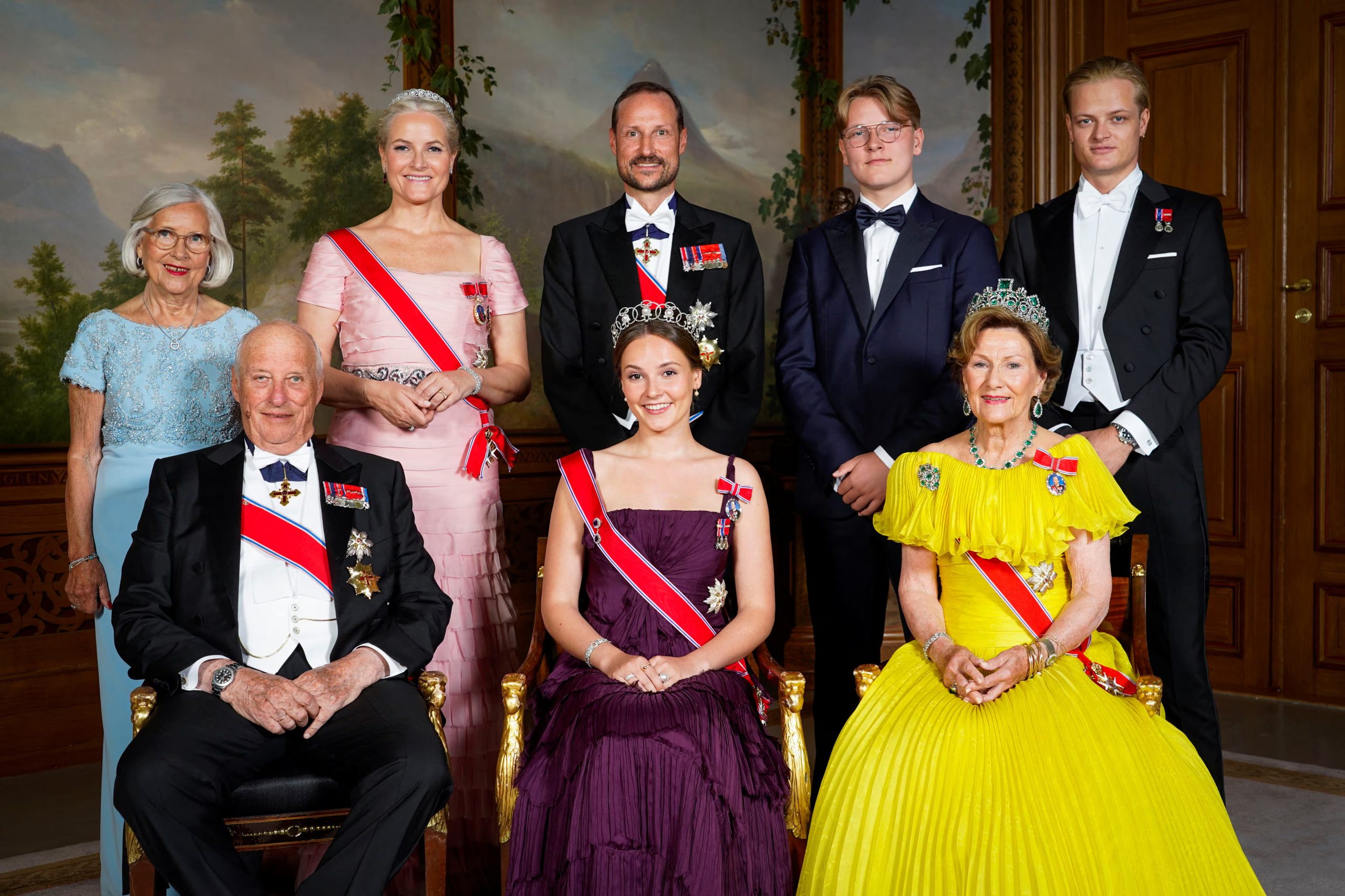 La familia real de Noruega (Lise Aaserud POOL NTB/via REUTERS)