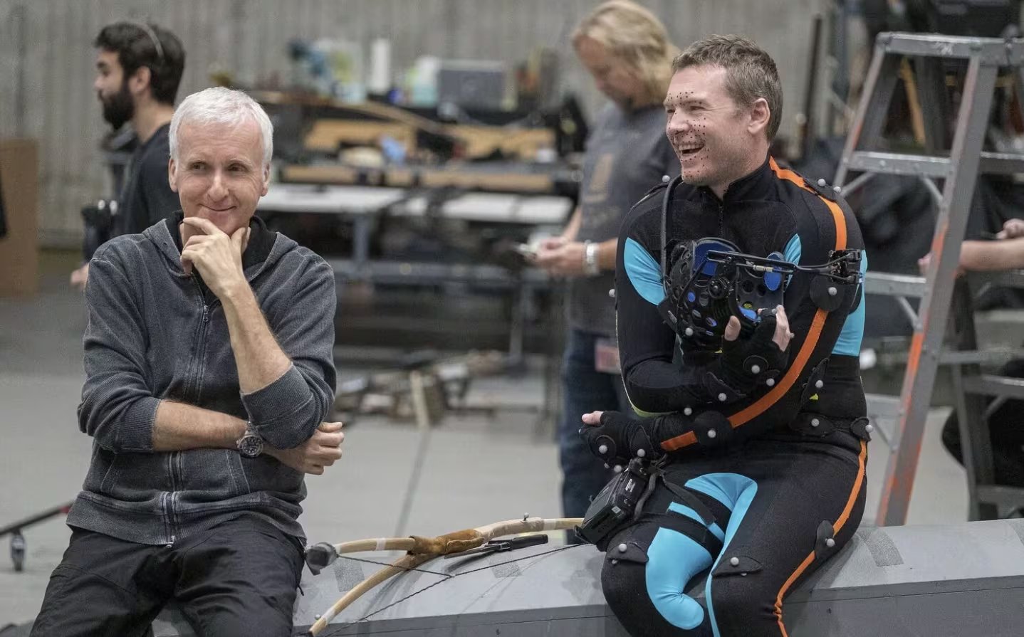 James Cameron señala que un gesto reconocible, como el asentimiento, transmite el conflicto de manera inmediata para el público (Disney)