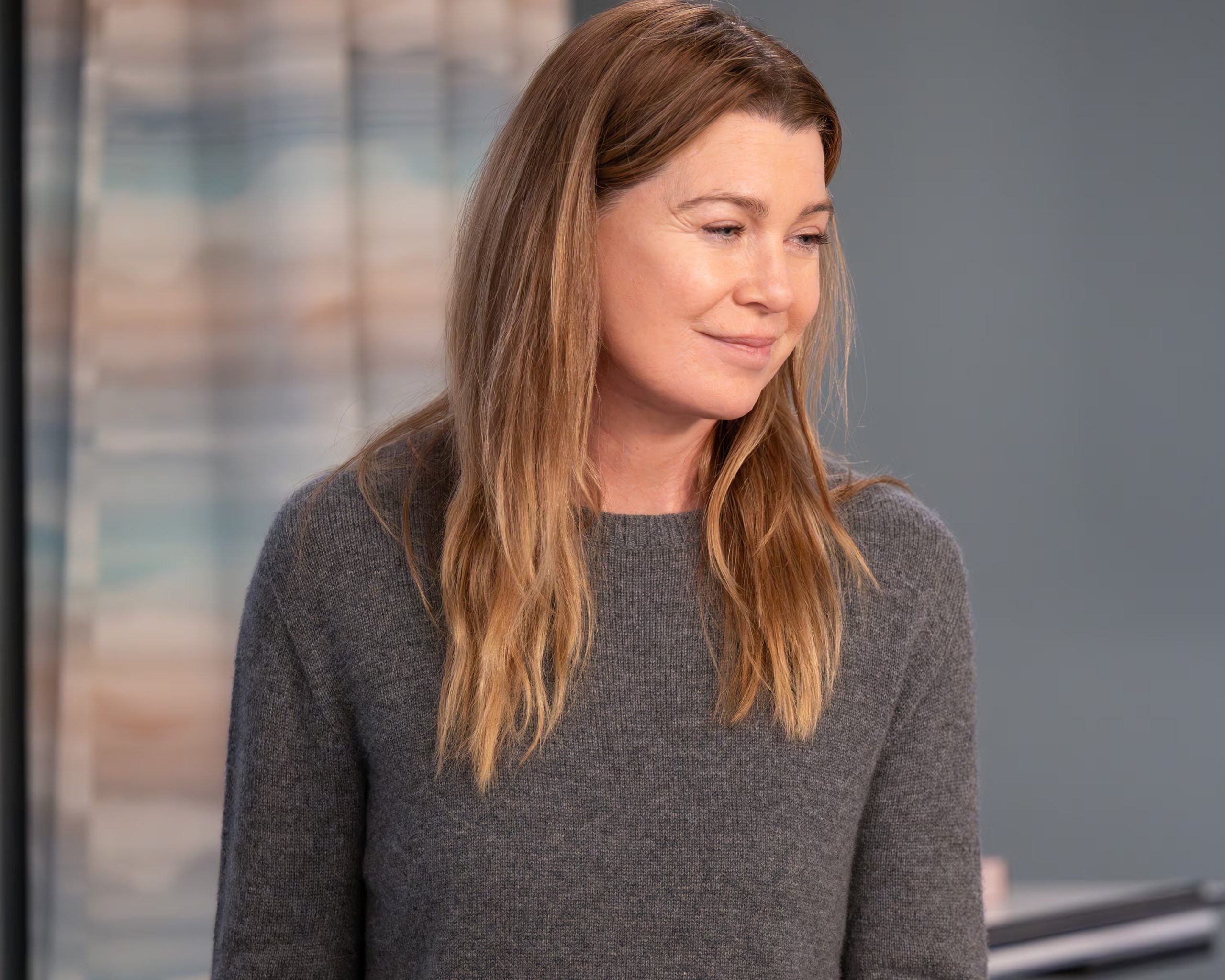 El estreno presenta un hospital Grey Sloan Memorial al borde del colapso y muestra a los médicos enfrentando decisiones extremas tras una explosión. (Sony Channel)