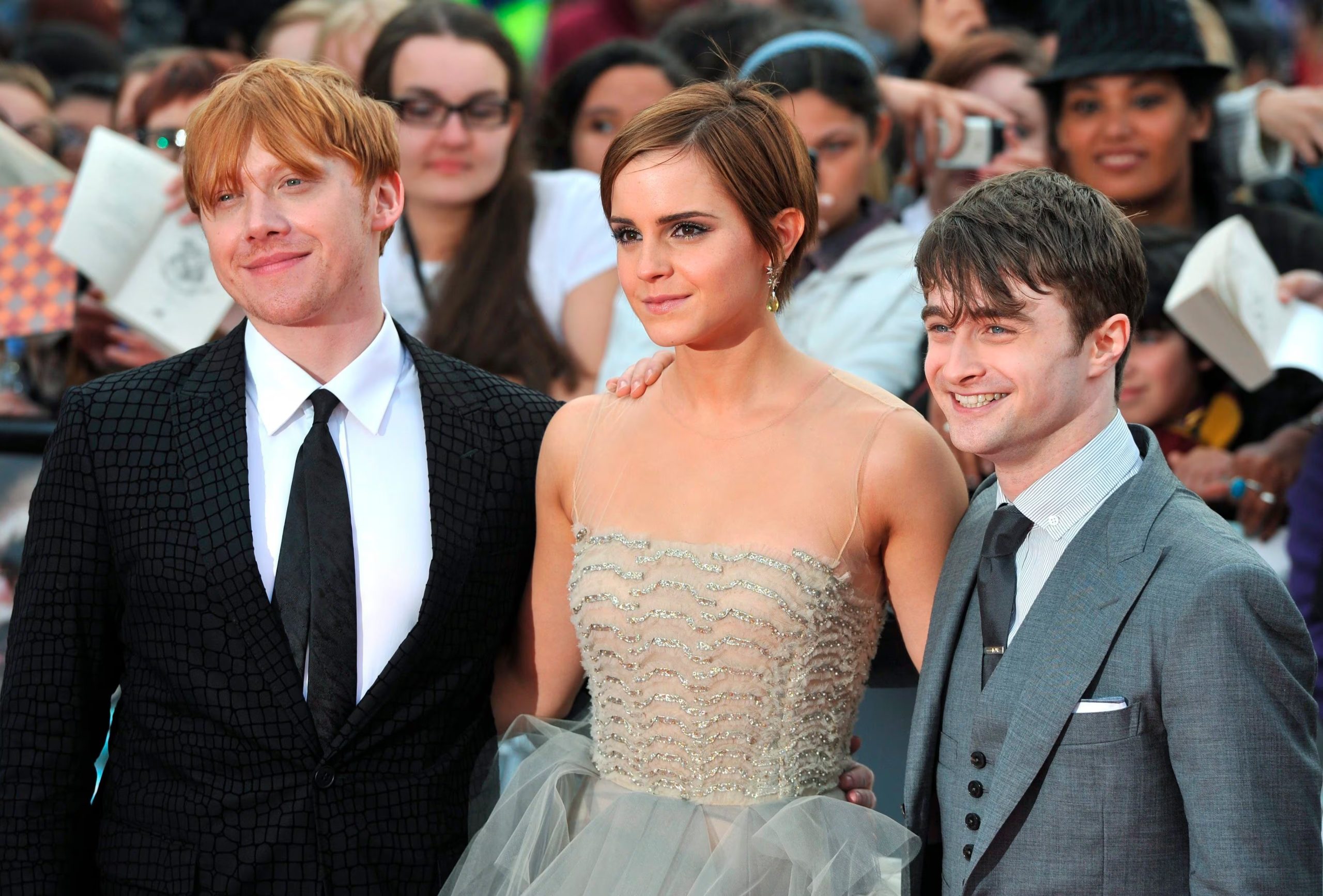 Rupert Grint, Daniel Radcliffe y Emma Watson hablaron sobre ver a nuevos actores en los papeles que los lanzaron a la fama. (EFE/Daniel Deme)
