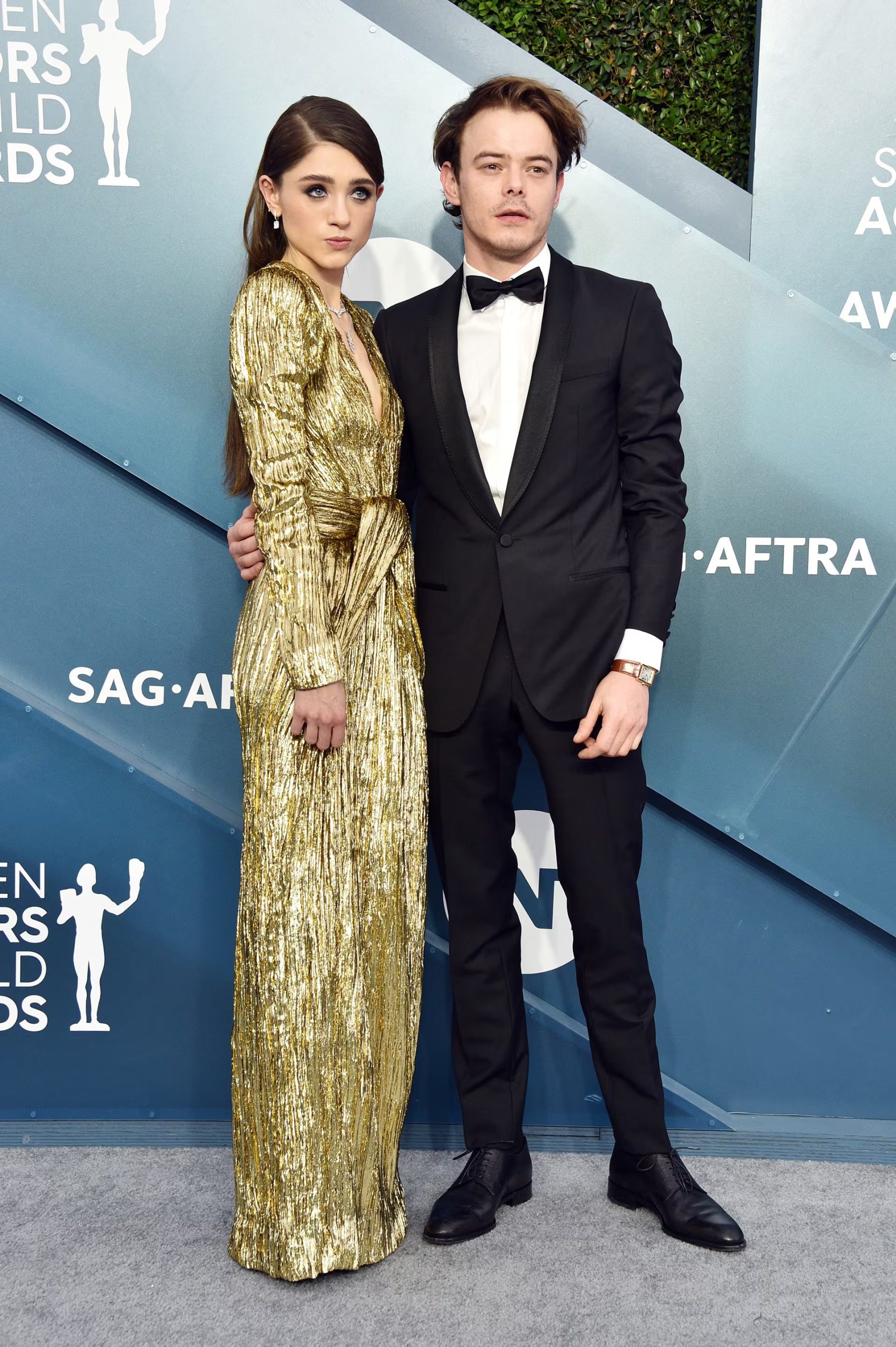 Natalia Dyer y Charlie Heaton en 2020 (AFP)