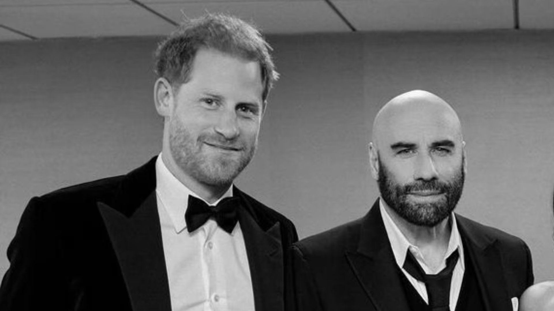 El Príncipe Harry y John Travolta (Instagram @laurenwsanchez)