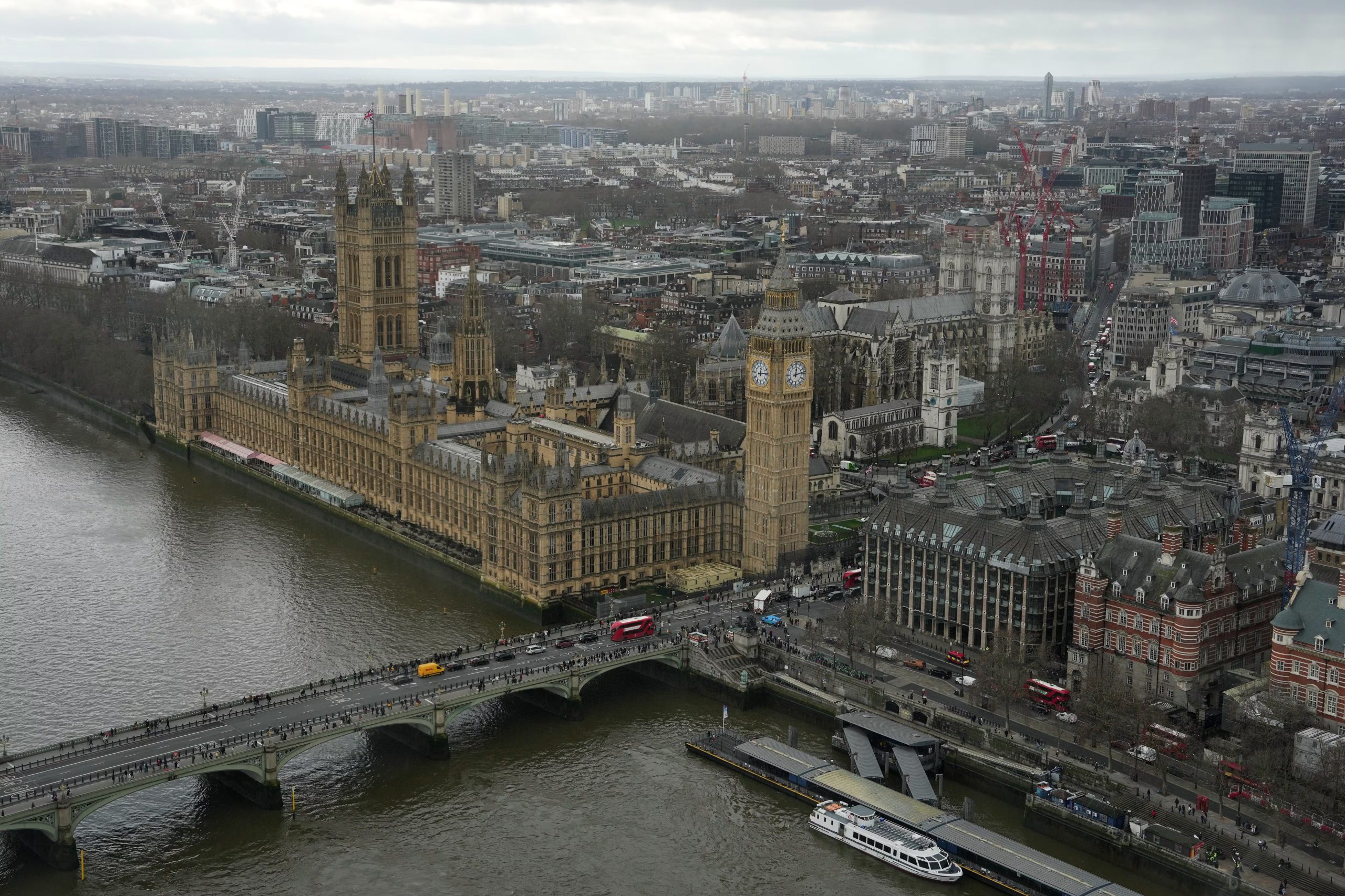 Vista general de la Torre Elizabeth, conocida como el Big Ben, y las Casas del Parlamento en Londres, el miércoles 11 de febrero de 2026. (Foto AP/Kin Cheung)
