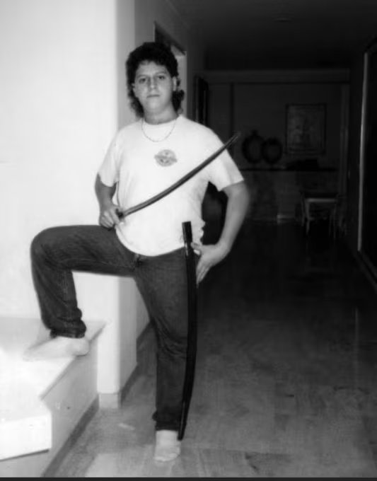 El hijo del capo ha reconocido que la espada de Bolívar terminó en su caja de juguetes - crédito Redes Sociales 