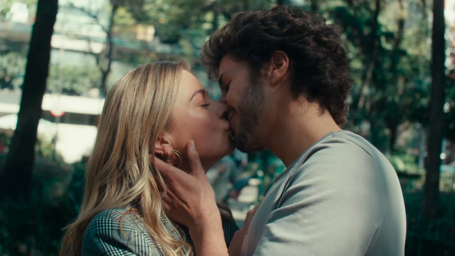 El lanzamiento incluye una canción original de Jesse & Joy, sumando atractivo para fanáticos de la primera película y fortaleciendo la oferta del cine mexicano en cartelera. - (Videocine)