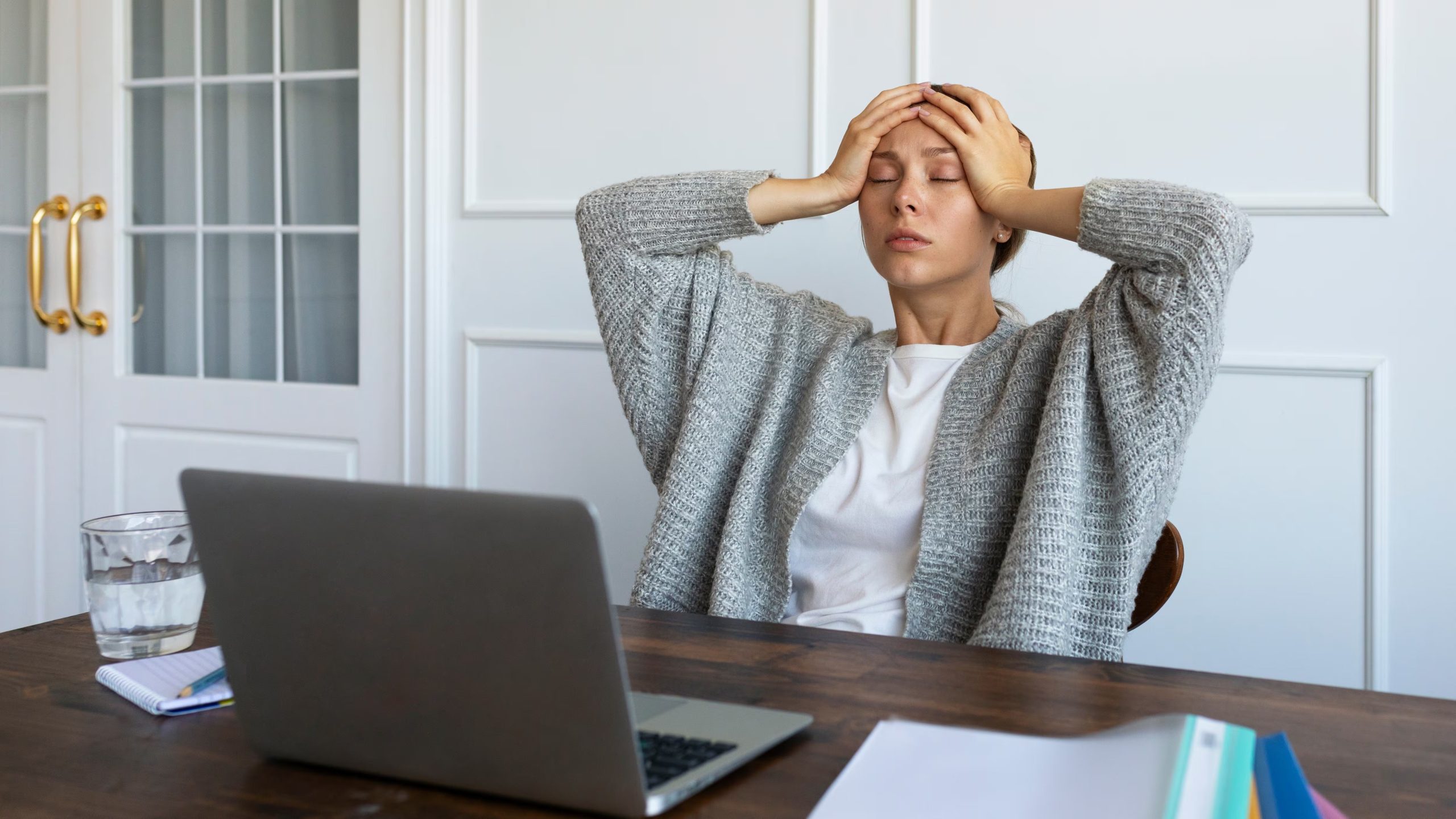 La psiquiatra recomiendan algunas pautas para empezar a cuidarse, lo que también favorece quererse a uno mismo. (Freepik)