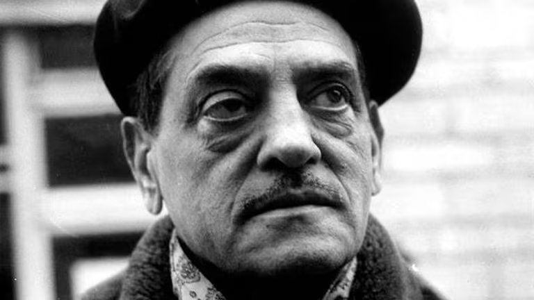 Luis Buñuel es reconocido como pionero del cine surrealista y experimental en la historia del séptimo arte