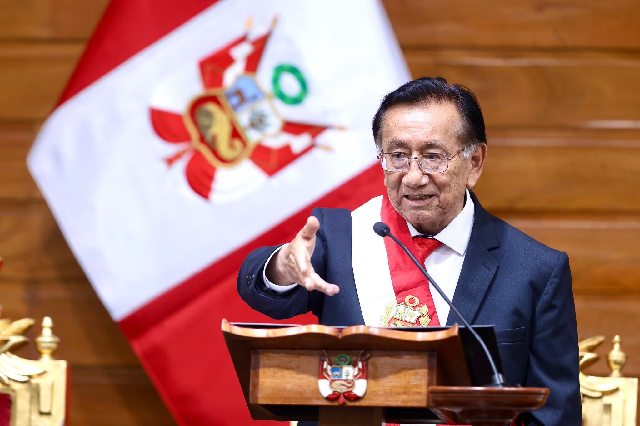 José María Balcázar pronuncia su discurso tras jurar como el nuevo presidente de Perú ante el Congreso de la República. (Flickr / Congreso de la República)