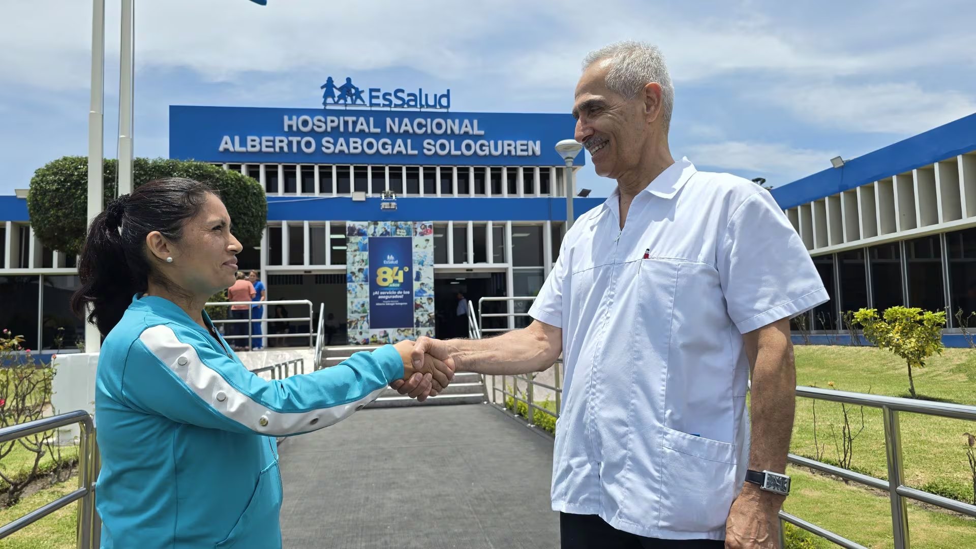 El análisis patológico confirmó un carcinoma intraductal de páncreas, pero la cirugía oportuna logró márgenes quirúrgicos libres de tumor y una evolución favorable - Créditos: Essalud.