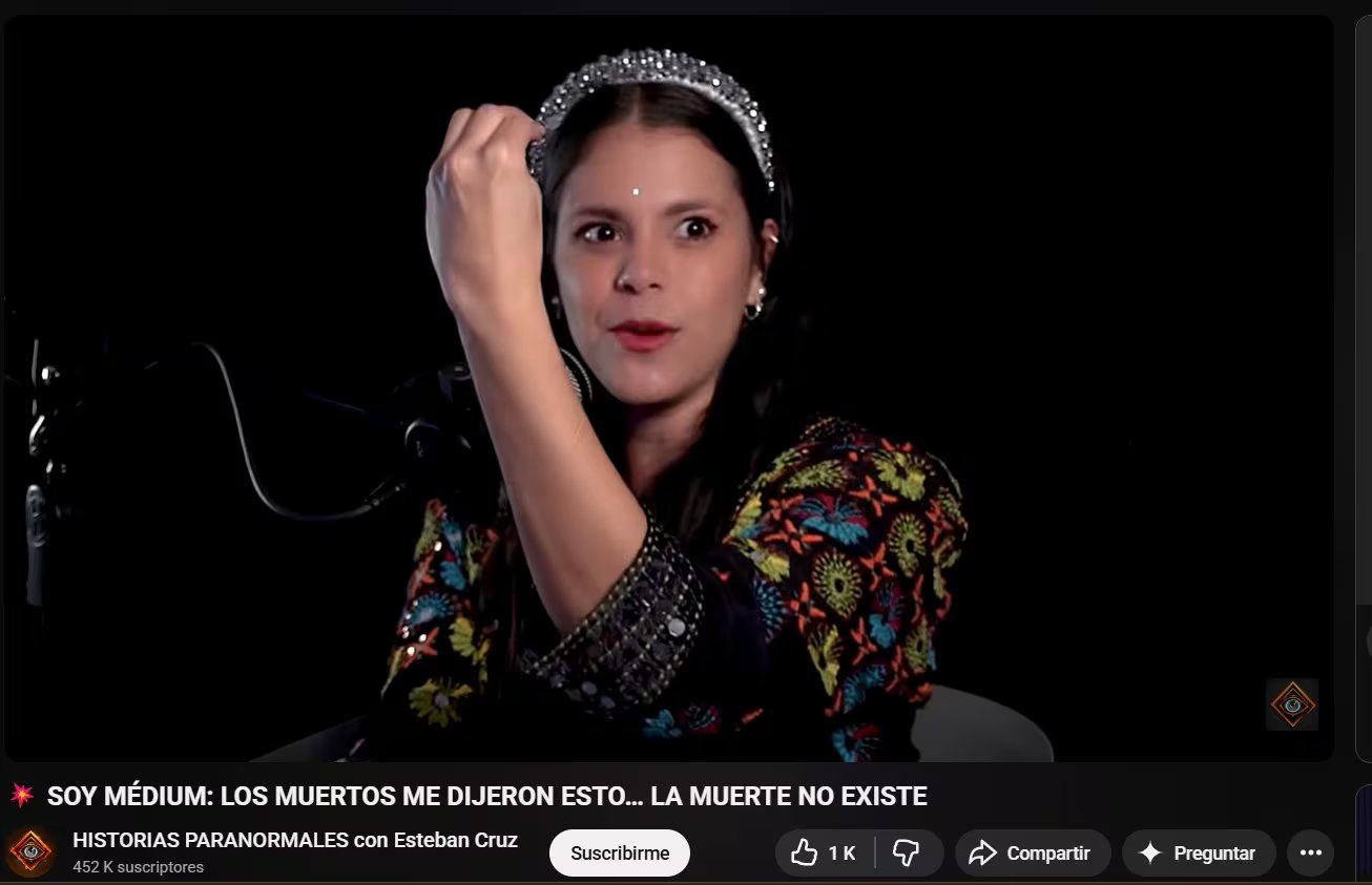 La reconocida médium y coach energética relata cómo surgió su conexión espiritual desde su infancia, abriendo una puerta a experiencias e intuiciones fuera de lo ordinario. El inicio de su travesía, revelador por sí mismo - crédito captura de pantalla Historias Paranormales con Esteban Cruz / Youtube