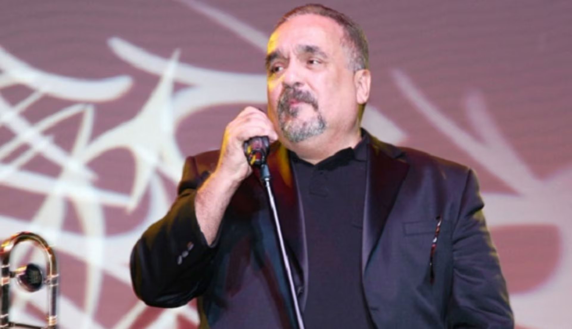 Su carrera abarcó trombón, producción y composición, con álbumes emblemáticos que marcaron una era en la música afrocaribeña. (Fania)