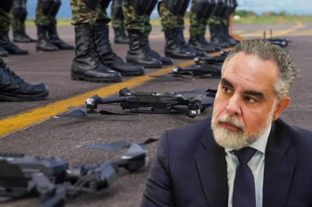 El ministro del Interior criticó las versiones periodísticas sobre su hermano y rechazó que exista relación con el proceso de compra. - crédito @MinInterior/X y Ministerio de Defensa