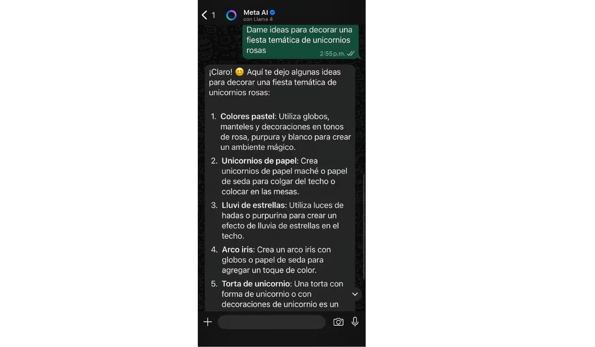 Haz consultas a Meta AI tocando el ícono azul y morado y escribiendo tu pregunta en el chat. (WhatsApp / Meta AI)
