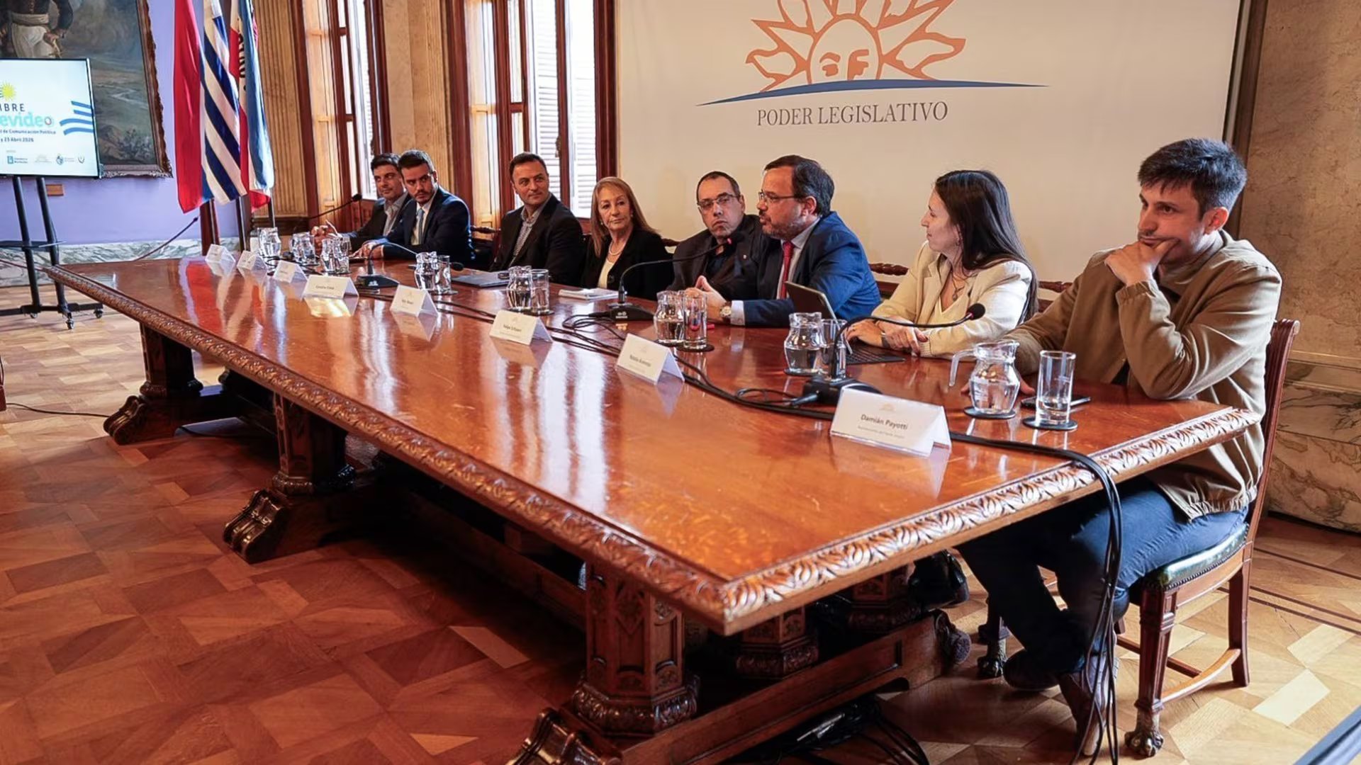 Invitados presentes en la presentación de la Cumbre de Montevideo, incluida la Vicepresidente de la República, Carolina Cosse.