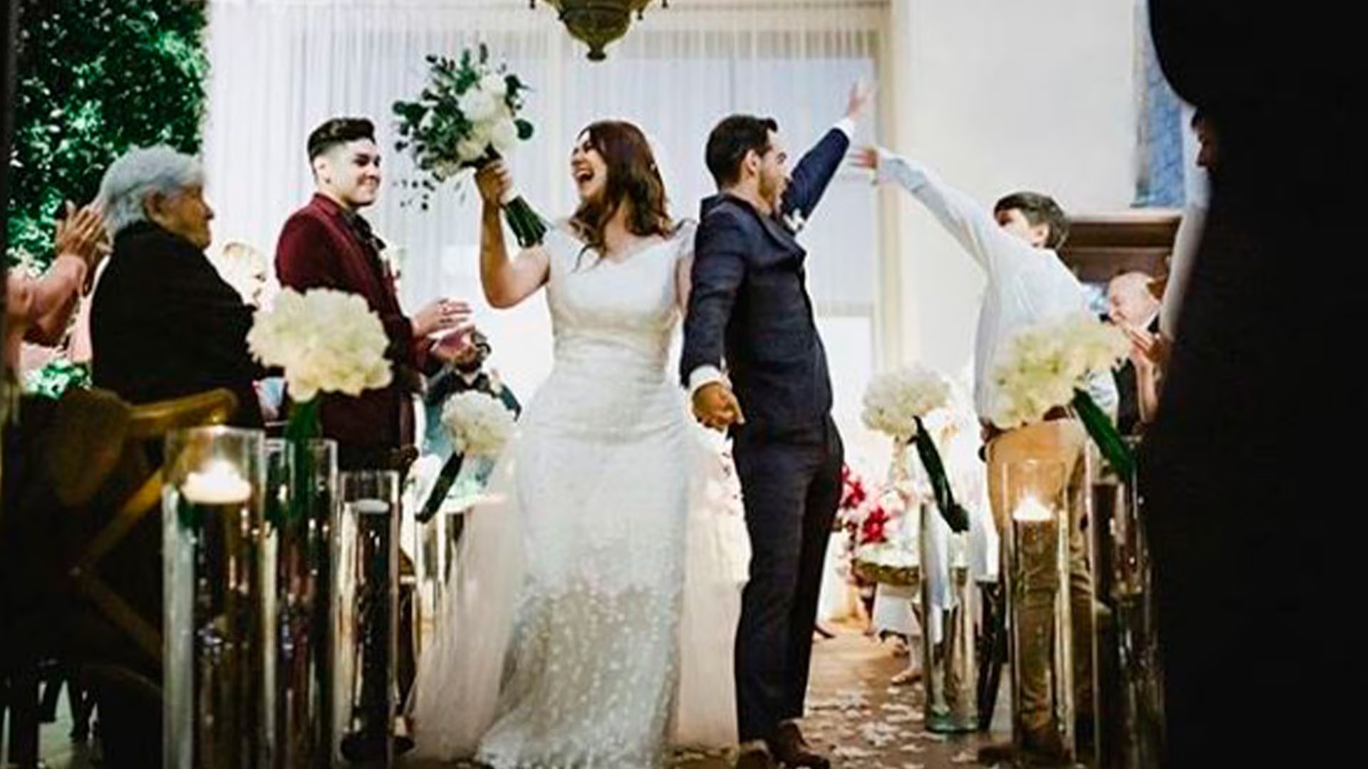 La canción 'Deja' del álbum 6 representa un momento clave en la vida y relación de Yuridia con Matías Aranda. - (IG/@yuritaflowers)