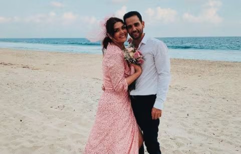 Actualmente la pareja muestra una relación cercana en el escenario y en las redes sociales - (Foto: Instagram/@yuritaflowers