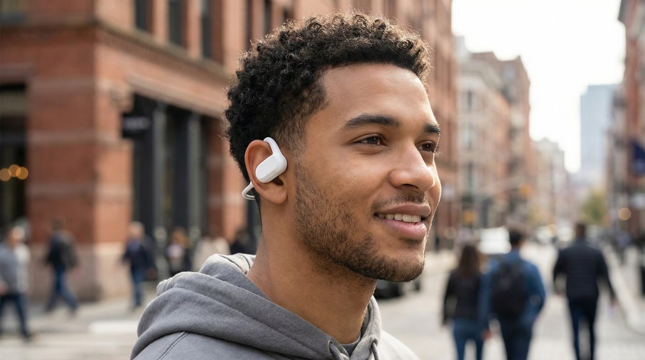 El diseño también favorece la privacidad, ya que minimiza la fuga de sonido y reduce las molestias para quienes están cerca. (Imagen Ilustrativa Infobae)