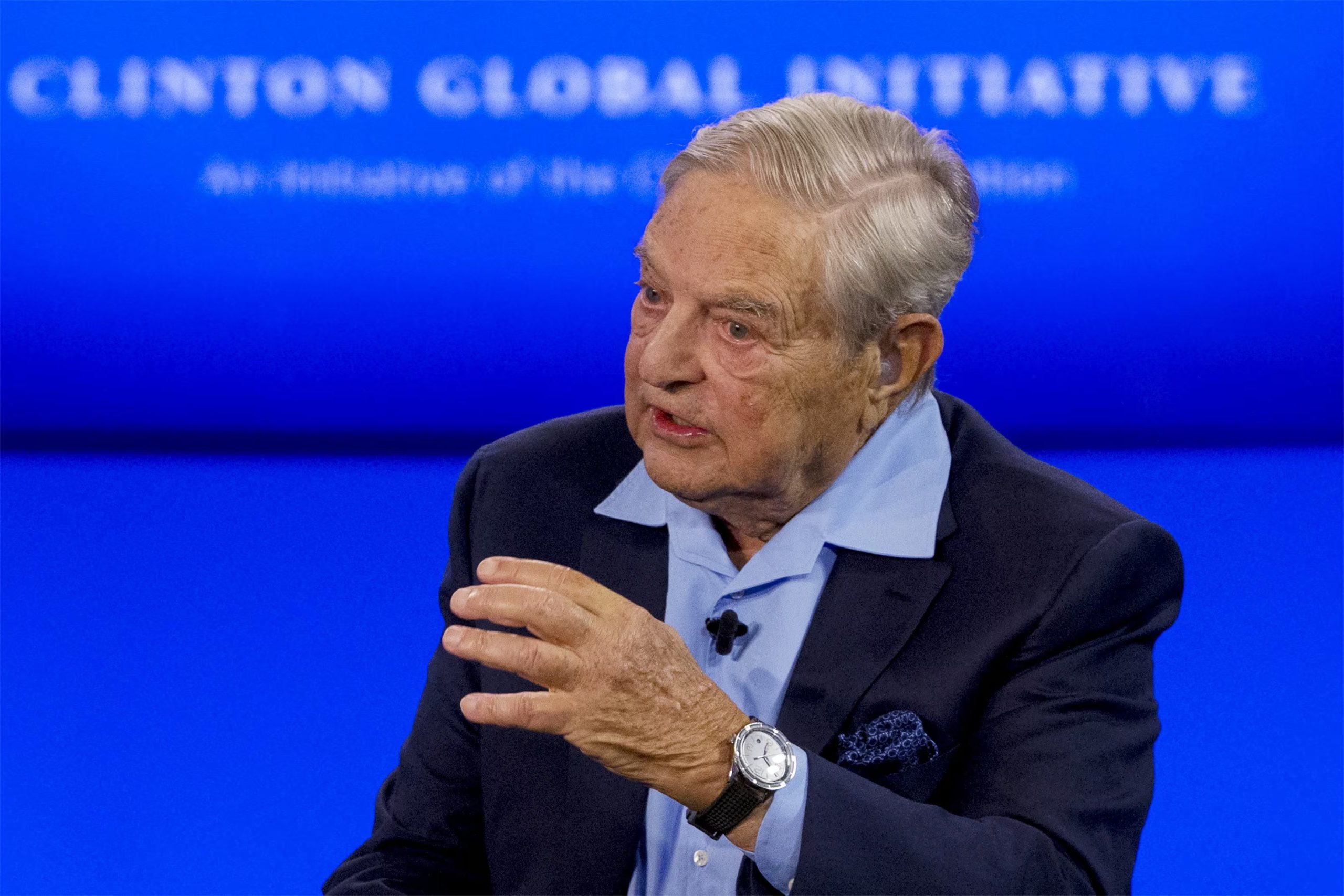 George Soros, con el 76% de su fortuna dedicada a la filantropía, impulsó proyectos relacionados con democracia y derechos humanos en todo el mundo (REUTERS)