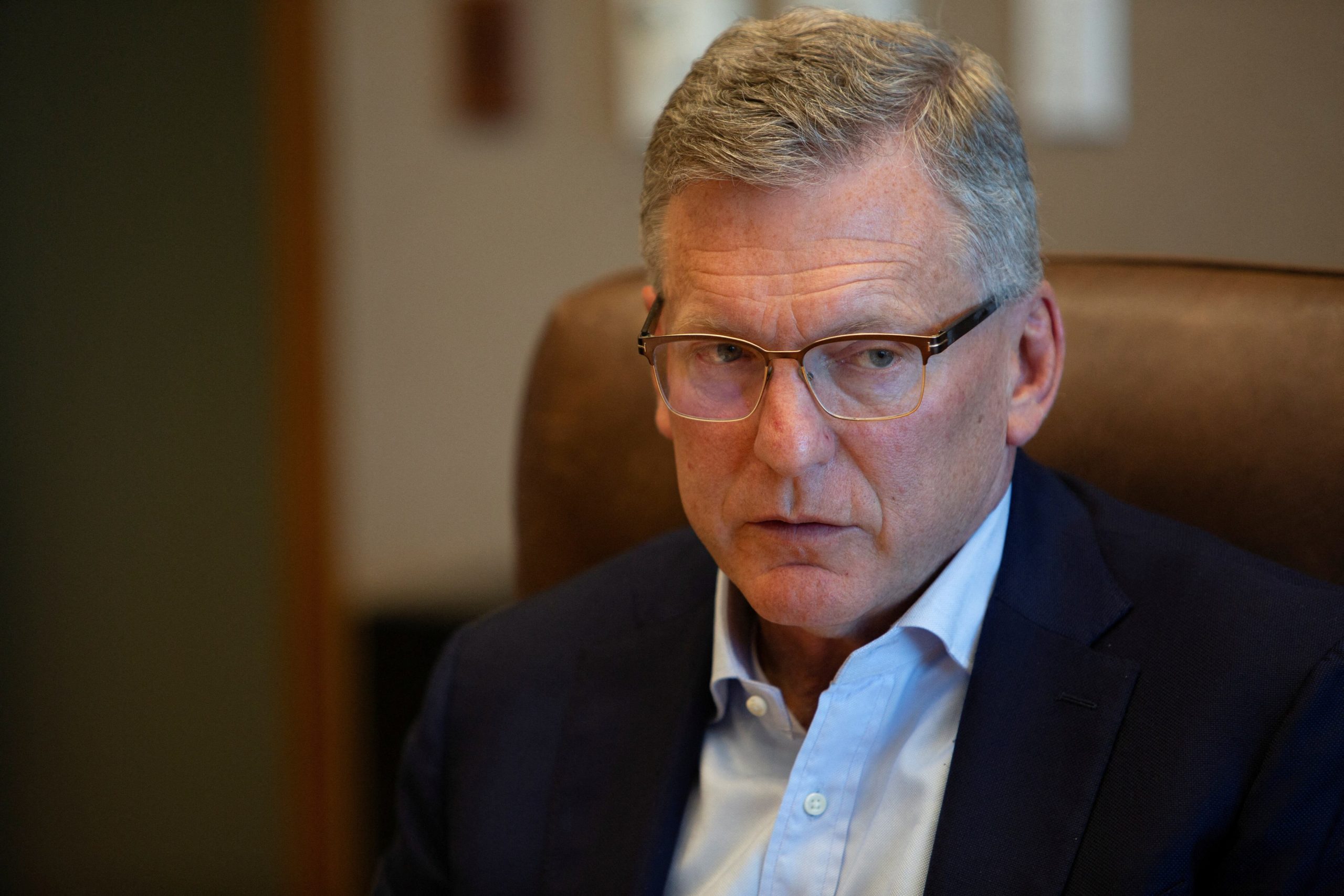 Mark Lashier, CEO de Phillips 66, afirmó que la empresa puede procesar hasta 250.000 barriles diarios venezolanos (Reuters)