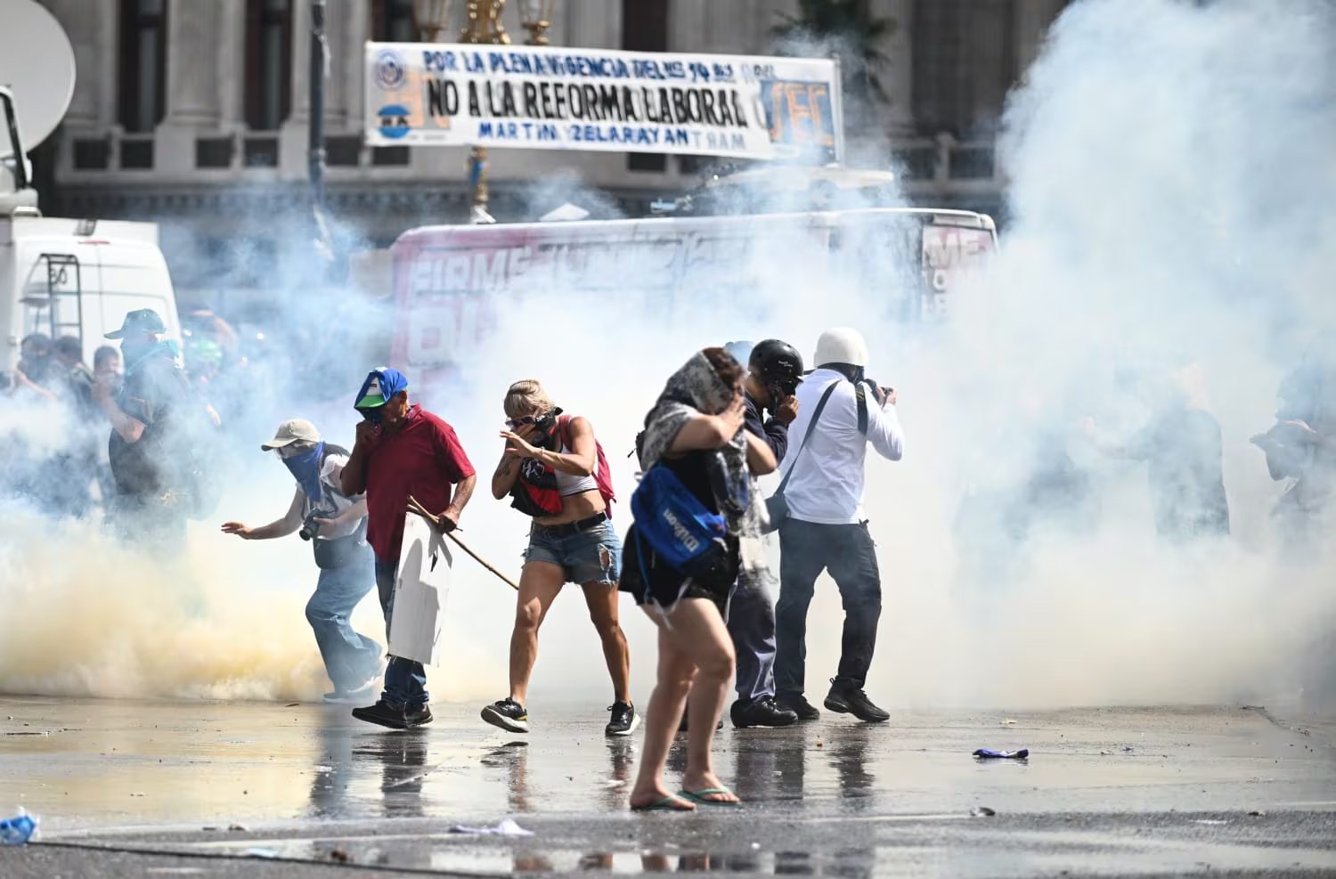 Marcha en el congreso contra la Reforma Laboral
 ((Maximiliano Luna))