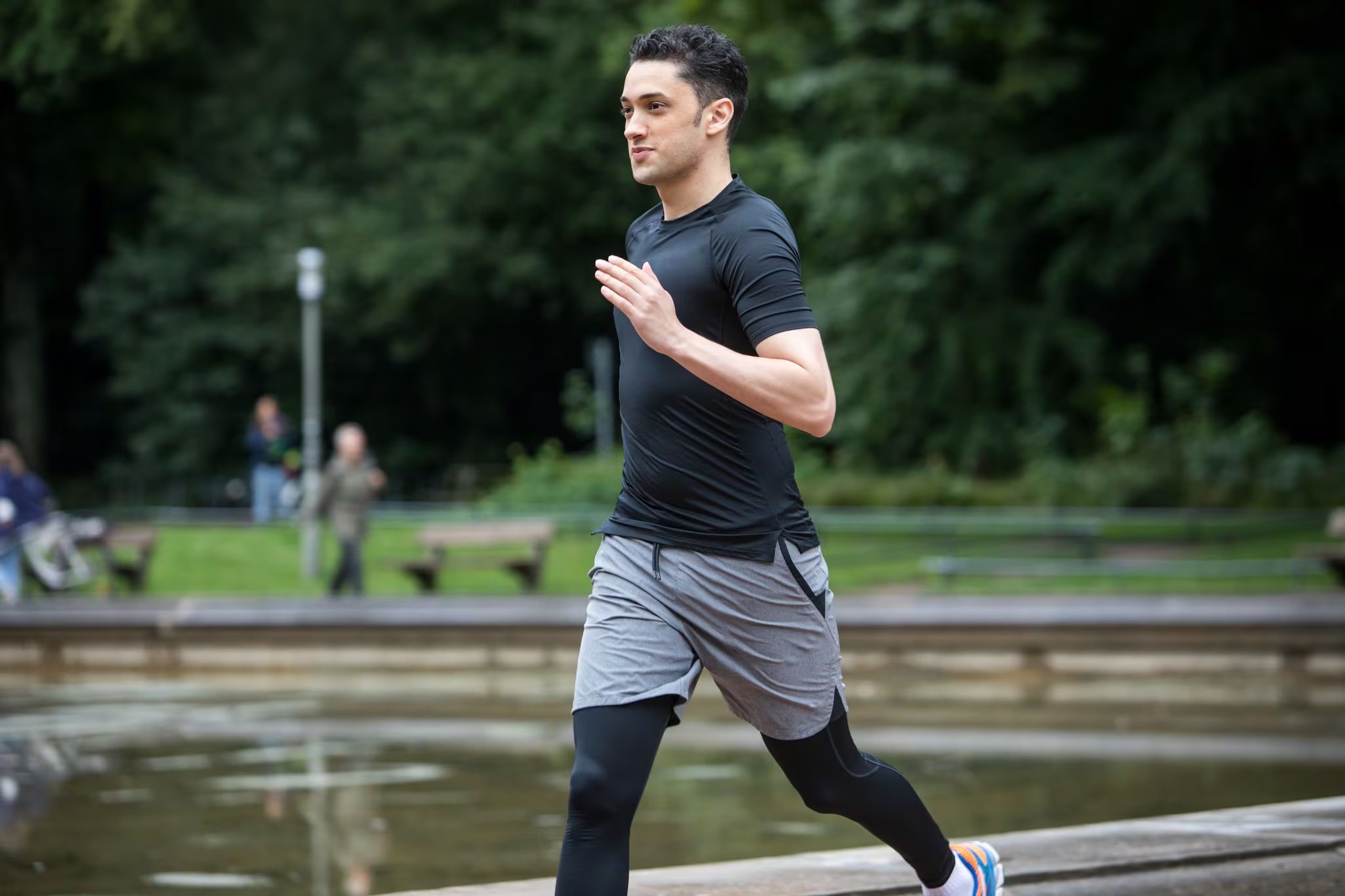 ILUSTRACIÓN - Los deportistas de resistencia deben prestar particular atención a la ingesta suficiente de hidratos de carbono. Foto: Christin Klose/dpa