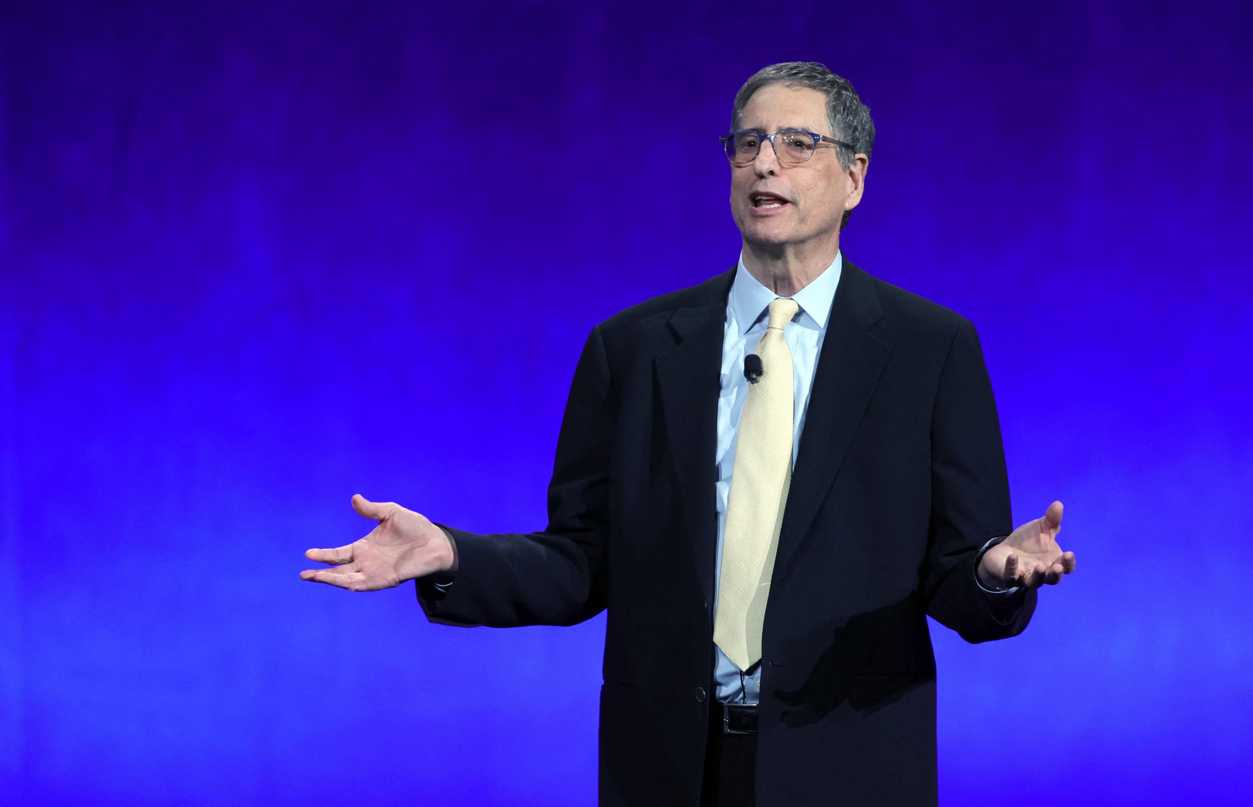 El director ejecutivo Tom Rothman destaca la importancia de espaciar los estrenos de superhéroes para generar expectativa (REUTERS/Steve Marcus)