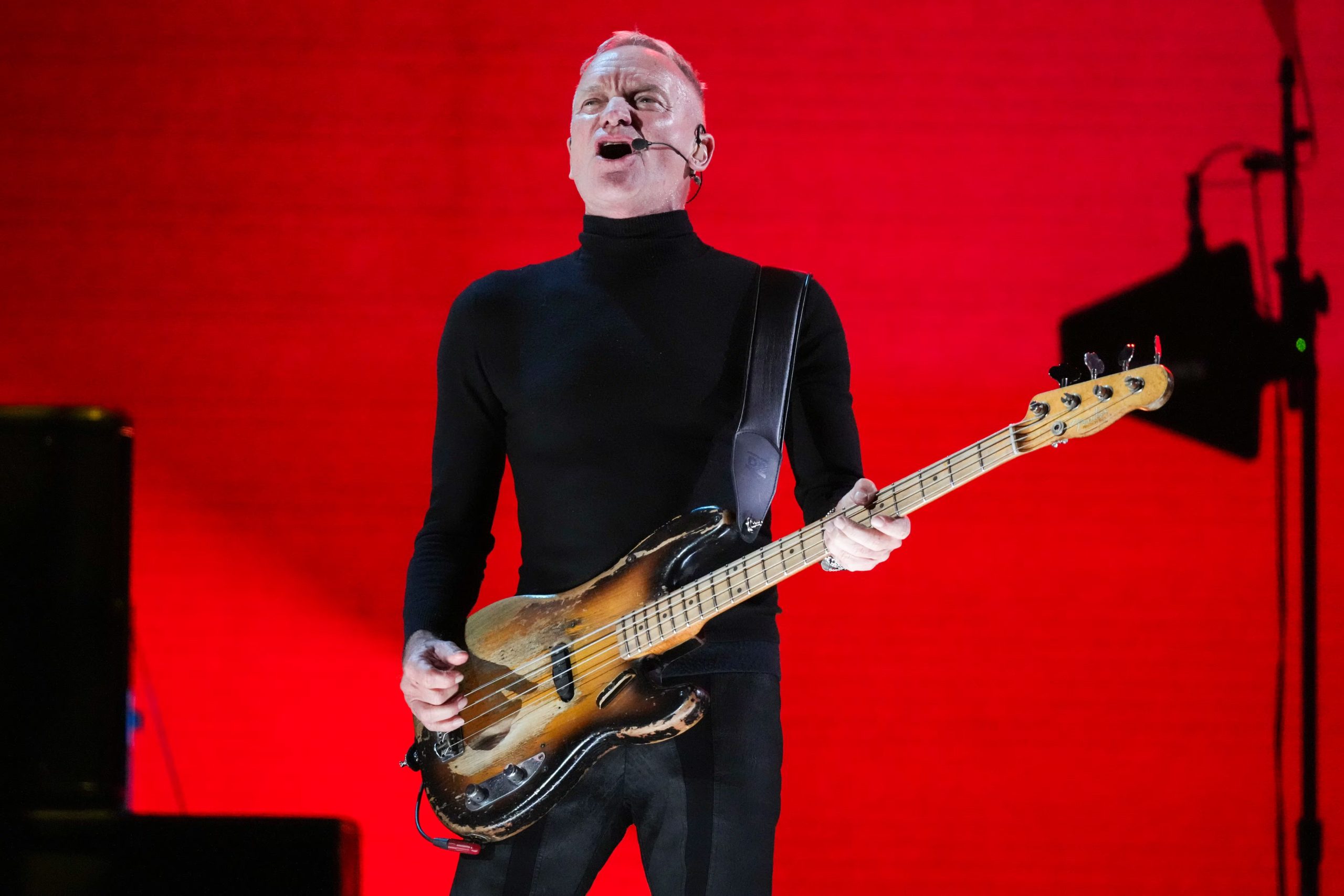 Comprometido con la música y el escenario, Sting enfrenta giras internacionales, producciones teatrales y desafíos empresariales con la misma energía que al inicio de su carrera (Jordan Strauss/Invision/AP)