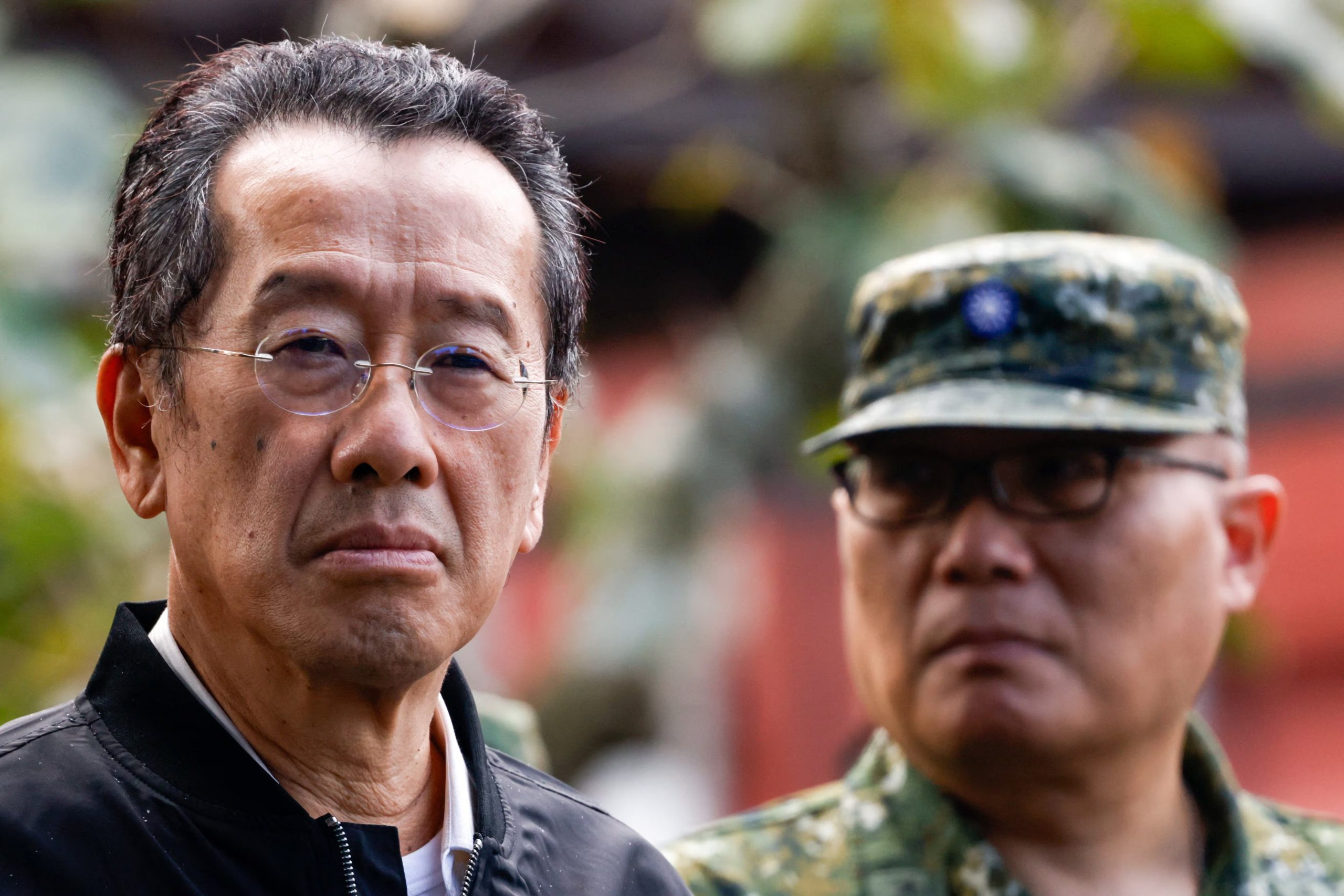 El ministro de Defensa de Taiwán inspeccionó a los reservistas durante una sesión de entrenamiento en el Centro de Servicios del Parque Industrial Loung Te en Yilan (REUTERS/Ann Wang/Archivo)