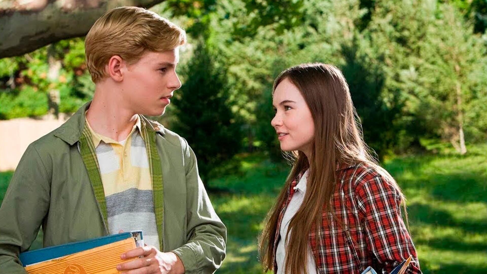 En 1957, Bryce Loski, estudiante de segundo grado, se muda por primera vez y conoce a Julianna Juli» Baker. Cuando se miran a los ojos, Juli sabe que es amor, pero Bryce no quiere conocerla y trata de evitarla.