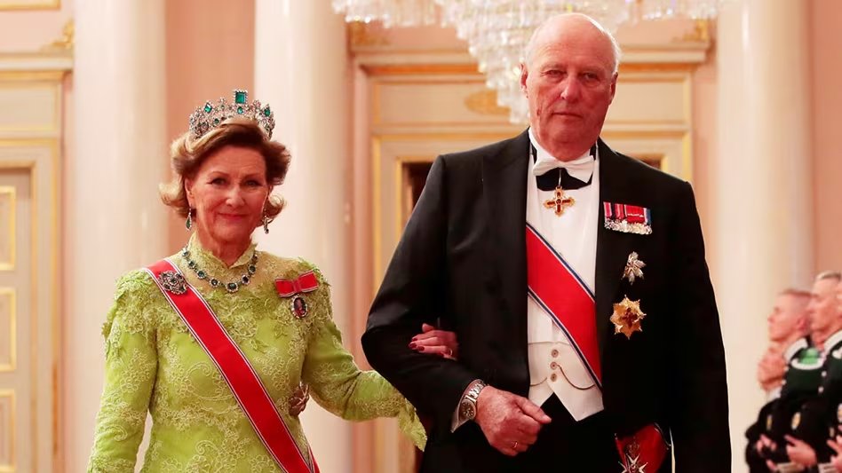 Los reyes de Noruega, Harald V y Sonia, en una imagen de archivo. (REUTERS)