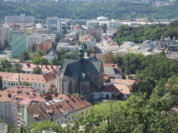Este histórico convento checo fue escenario silencioso de uno de los descubrimientos científicos más influyentes del siglo XIX (Freepik)