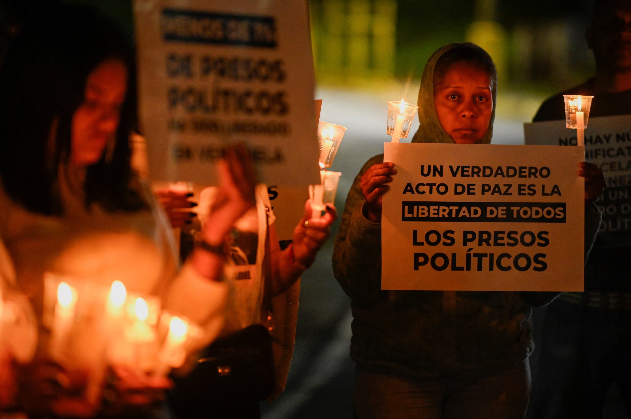 La liberación de presos políticos en Venezuela avanza lentamente, sin garantía de libertad plena y con restricciones impuestas por el Estado (REUTERS/Maxwell Briceno)